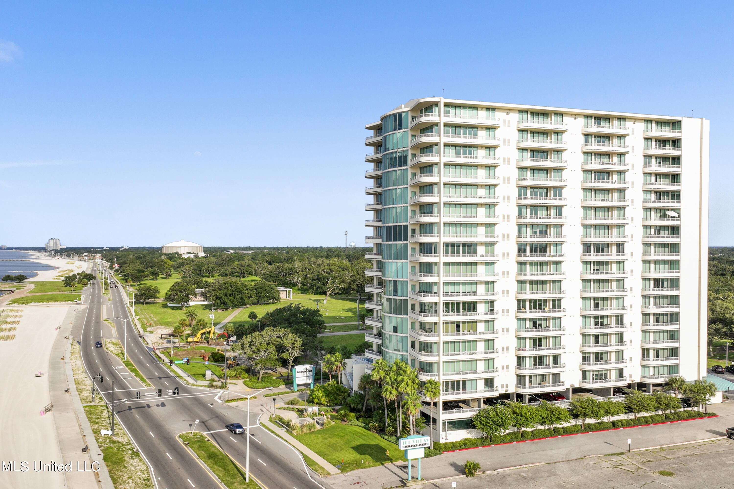 2060 Beach Boulevard Property Photo 2
