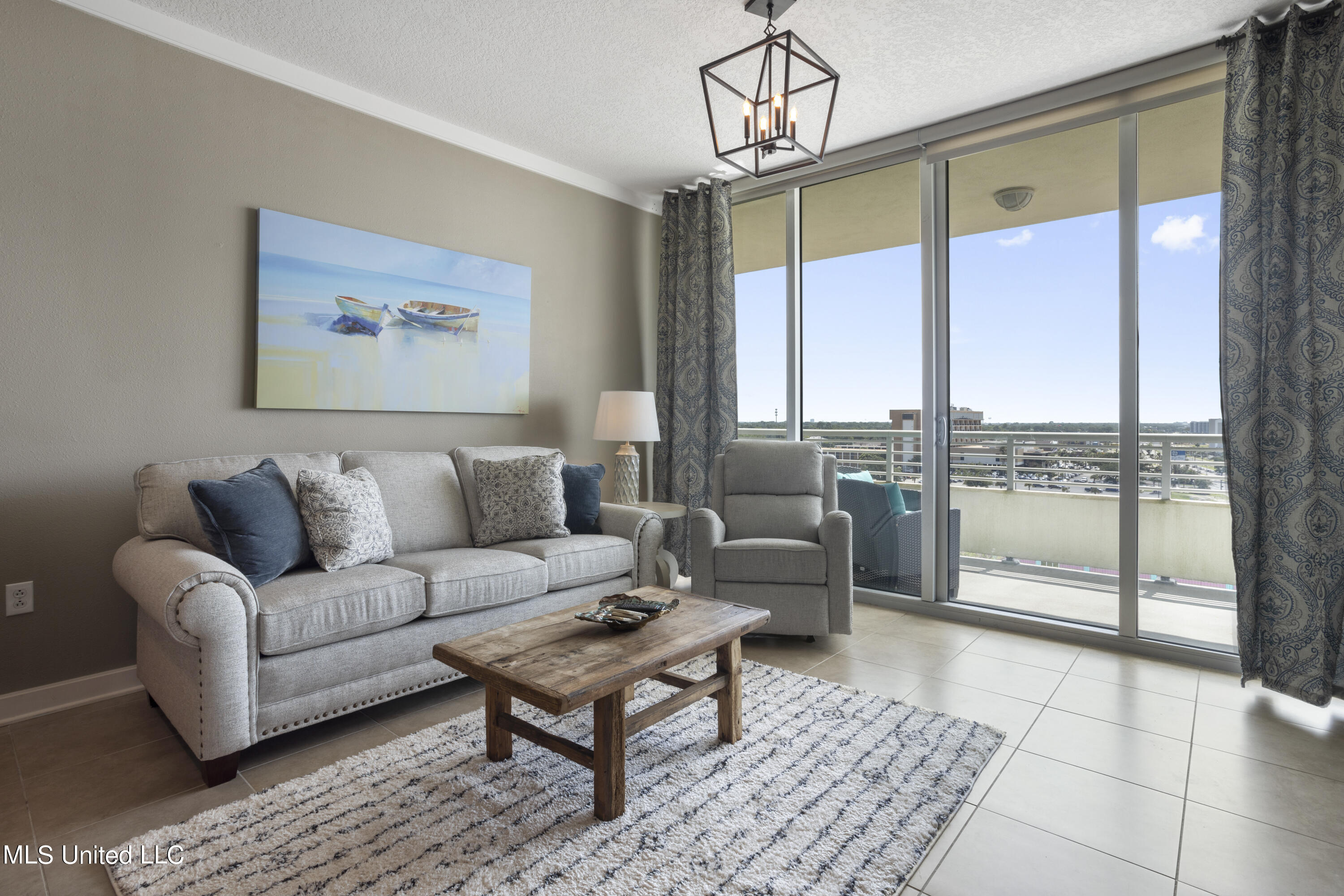 2060 Beach Boulevard Property Photo 5