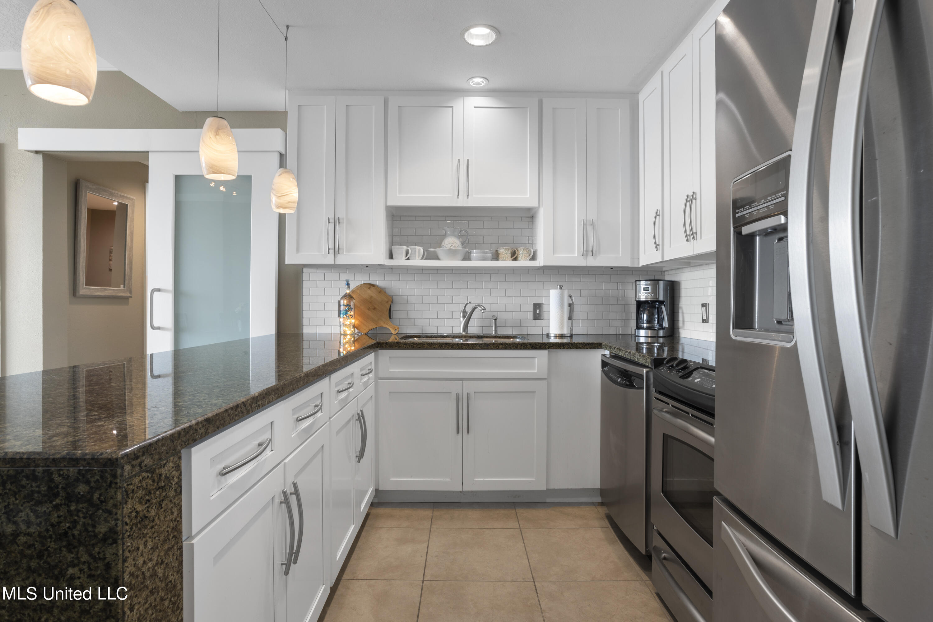 2060 Beach Boulevard Property Photo 14