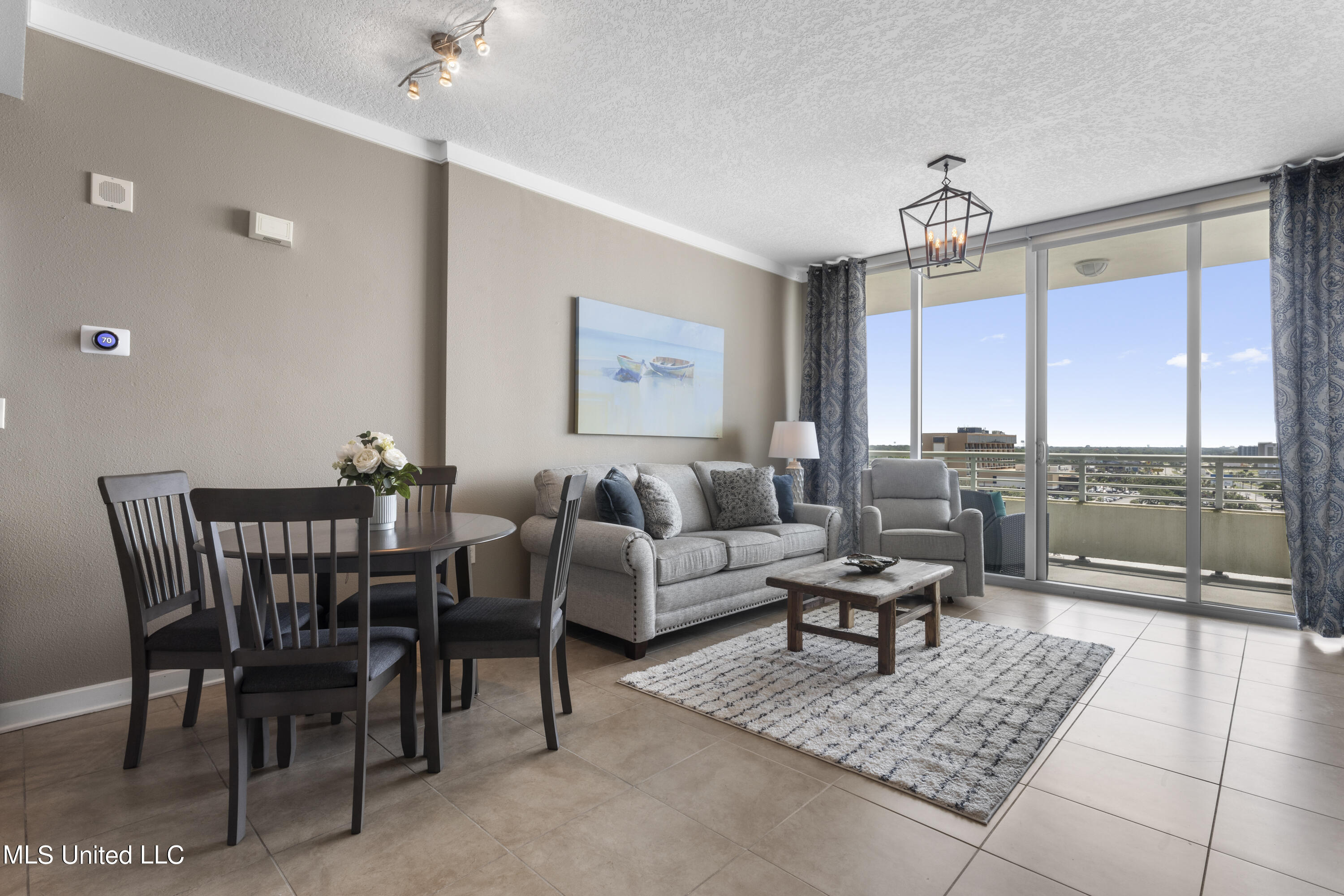 2060 Beach Boulevard Property Photo 16