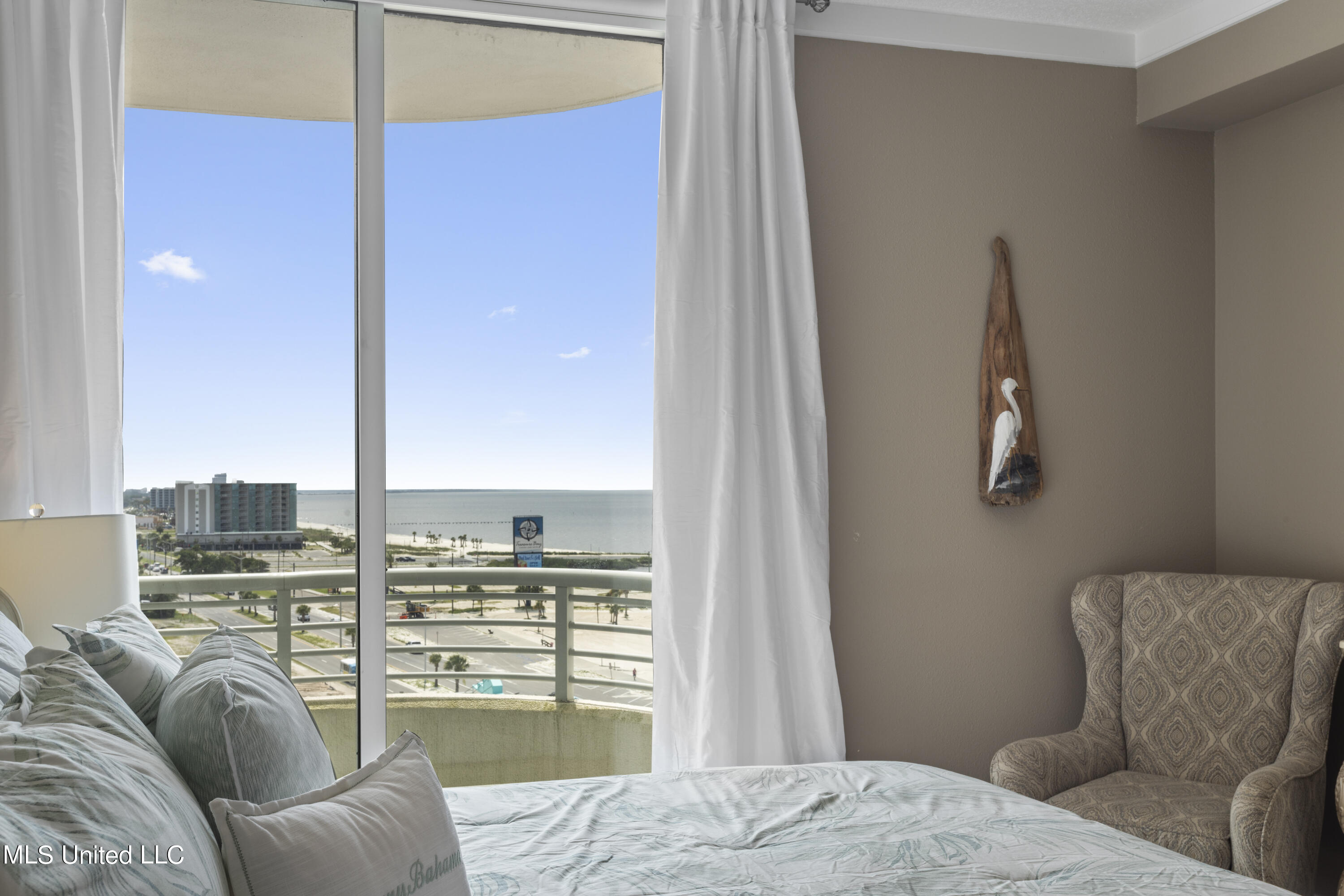 2060 Beach Boulevard Property Photo 18