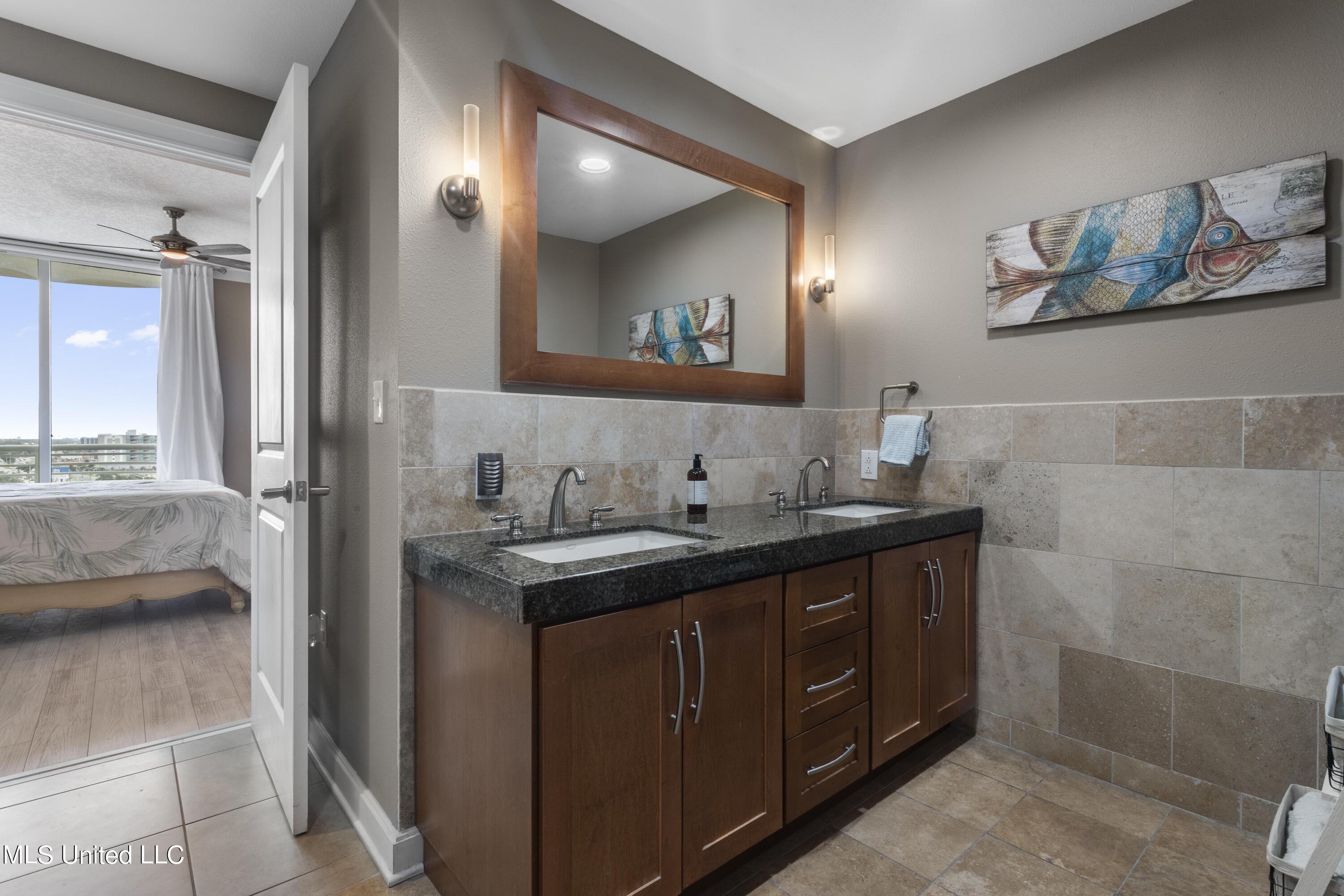 2060 Beach Boulevard Property Photo 20