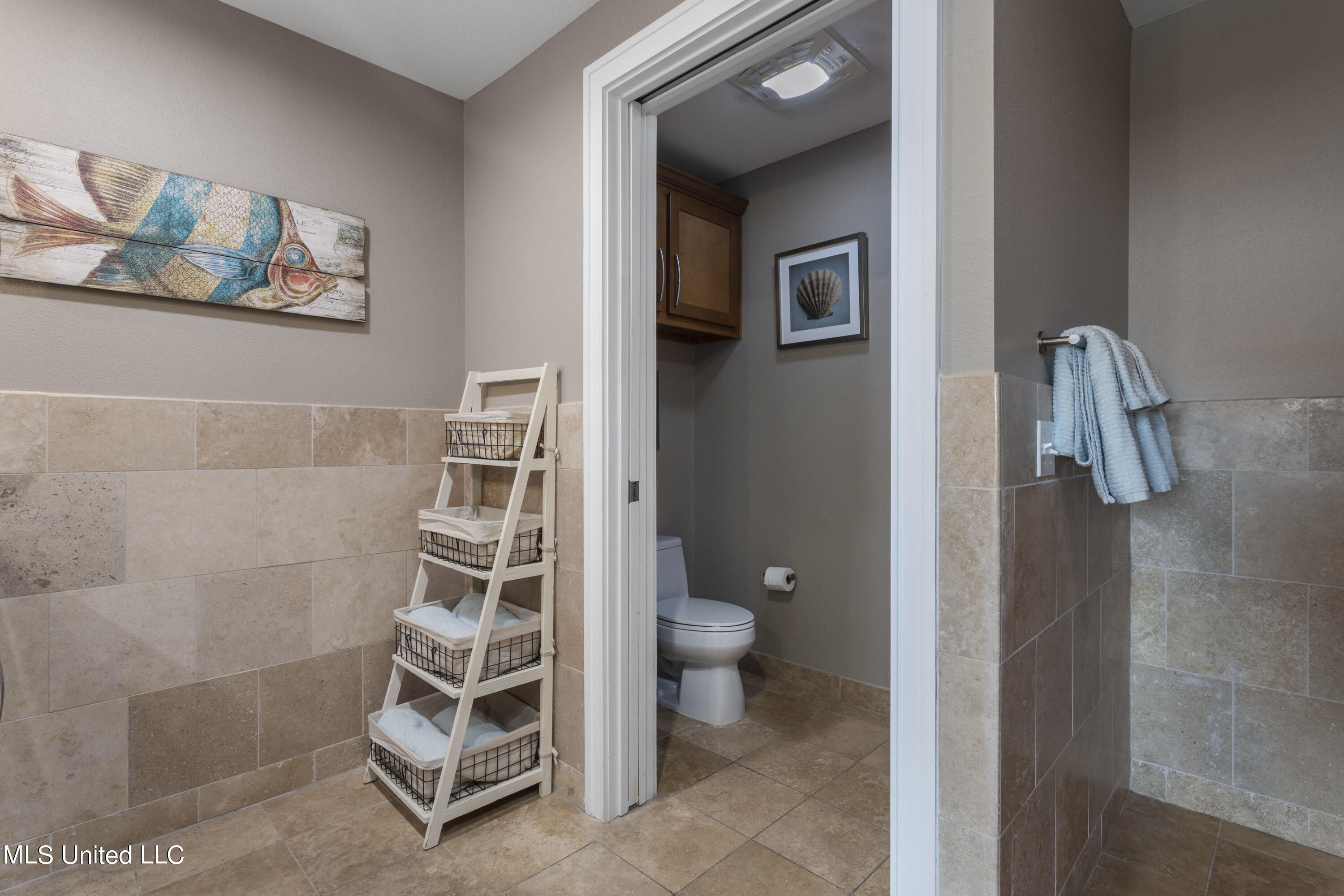 2060 Beach Boulevard Property Photo 21