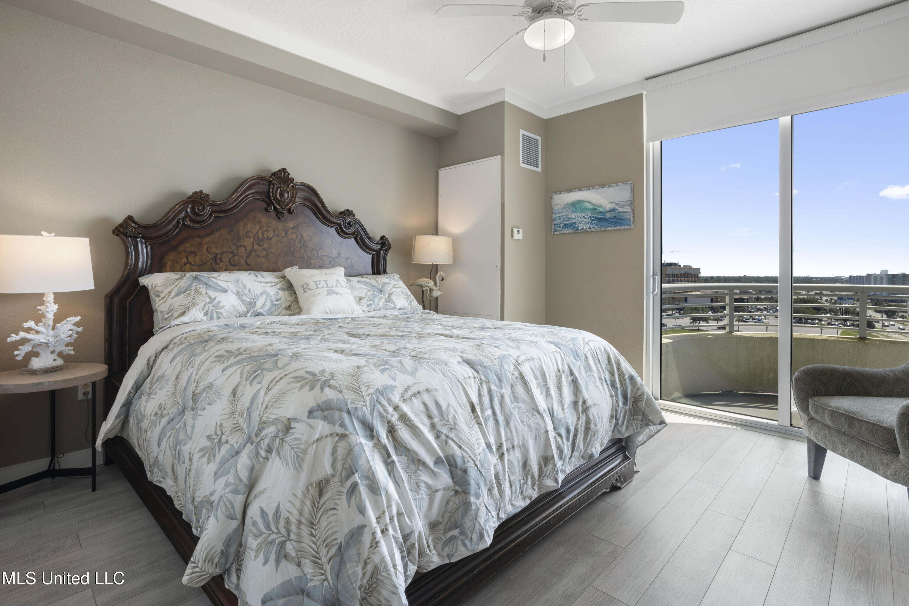 2060 Beach Boulevard Property Photo 23