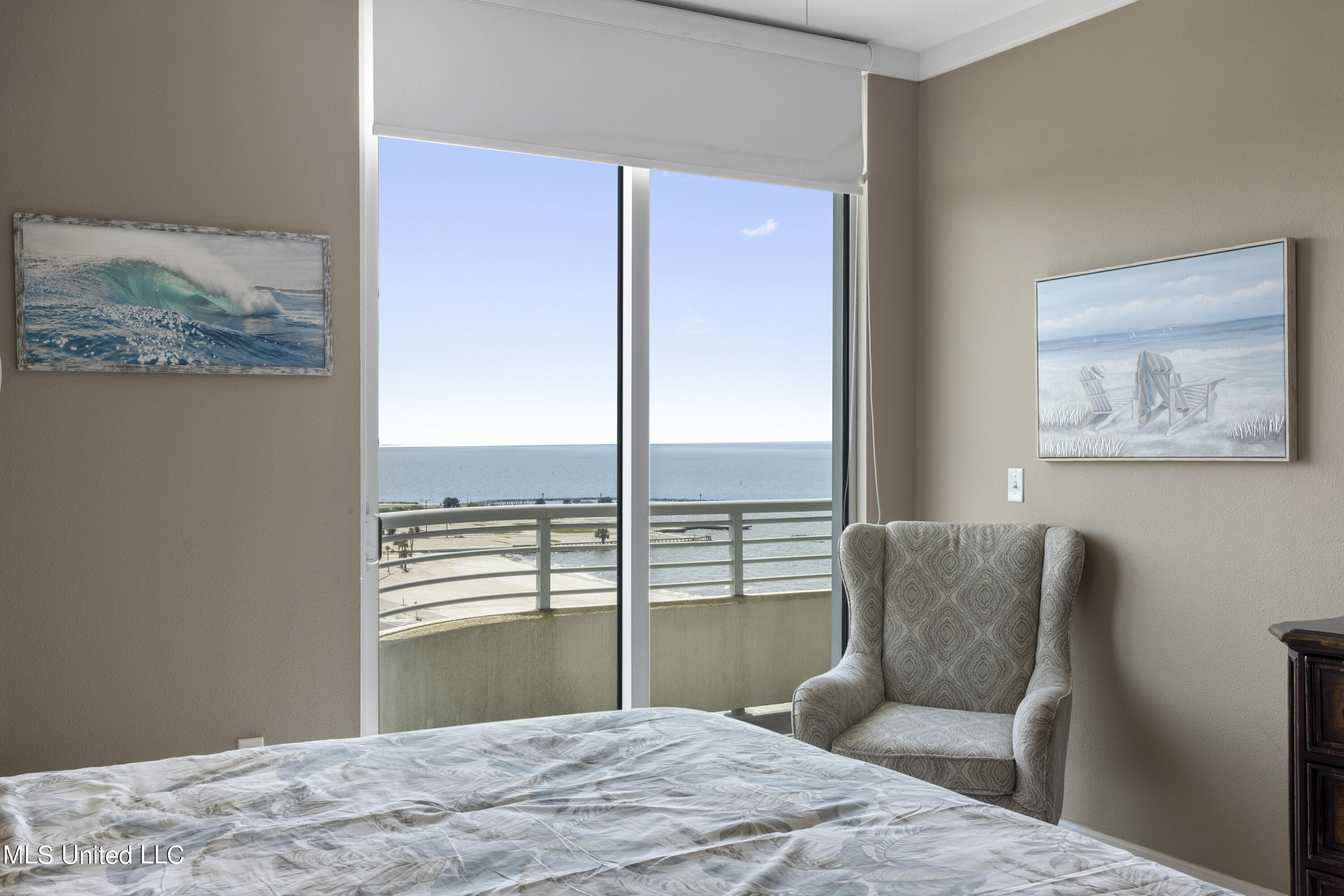 2060 Beach Boulevard Property Photo 24