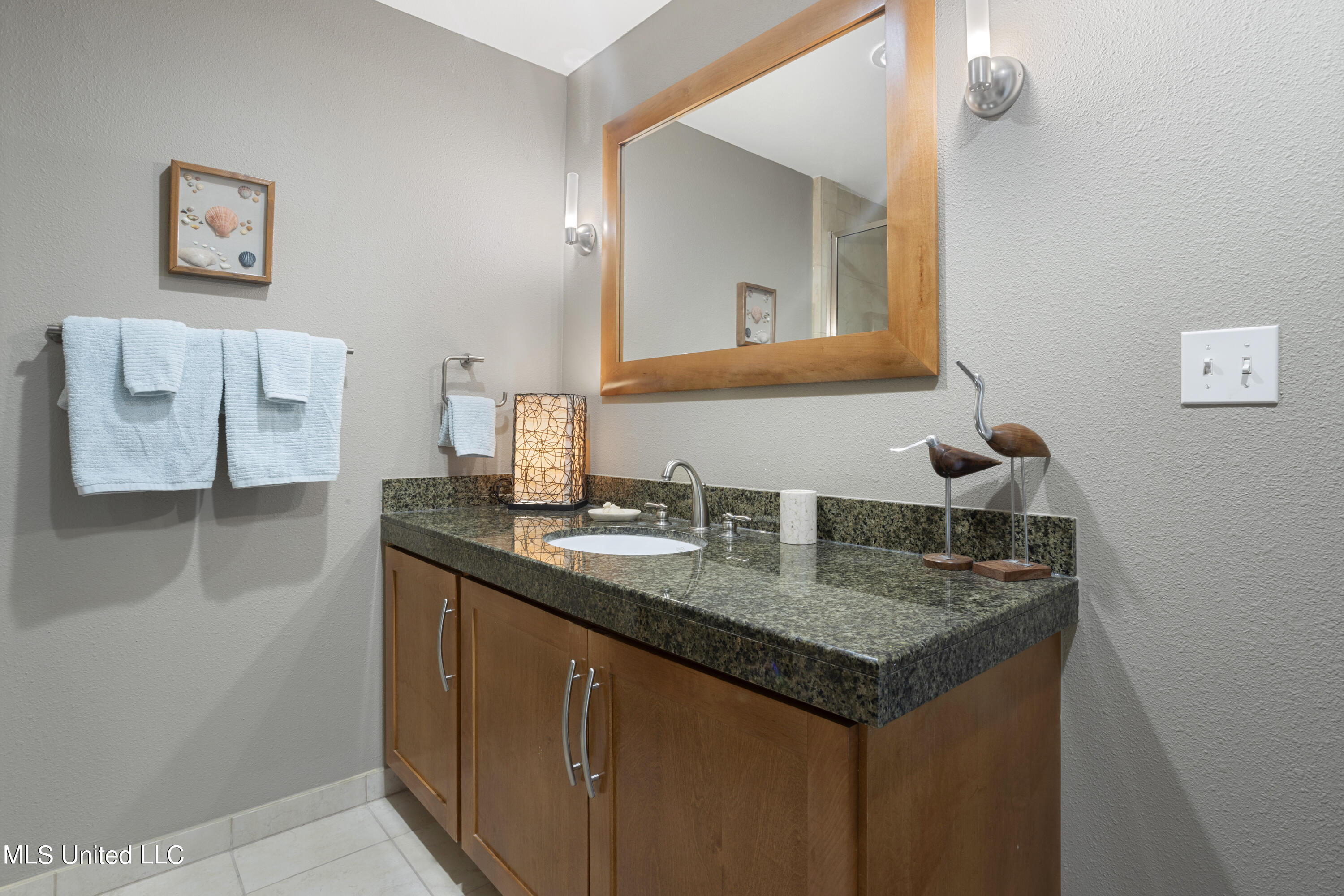 2060 Beach Boulevard Property Photo 25