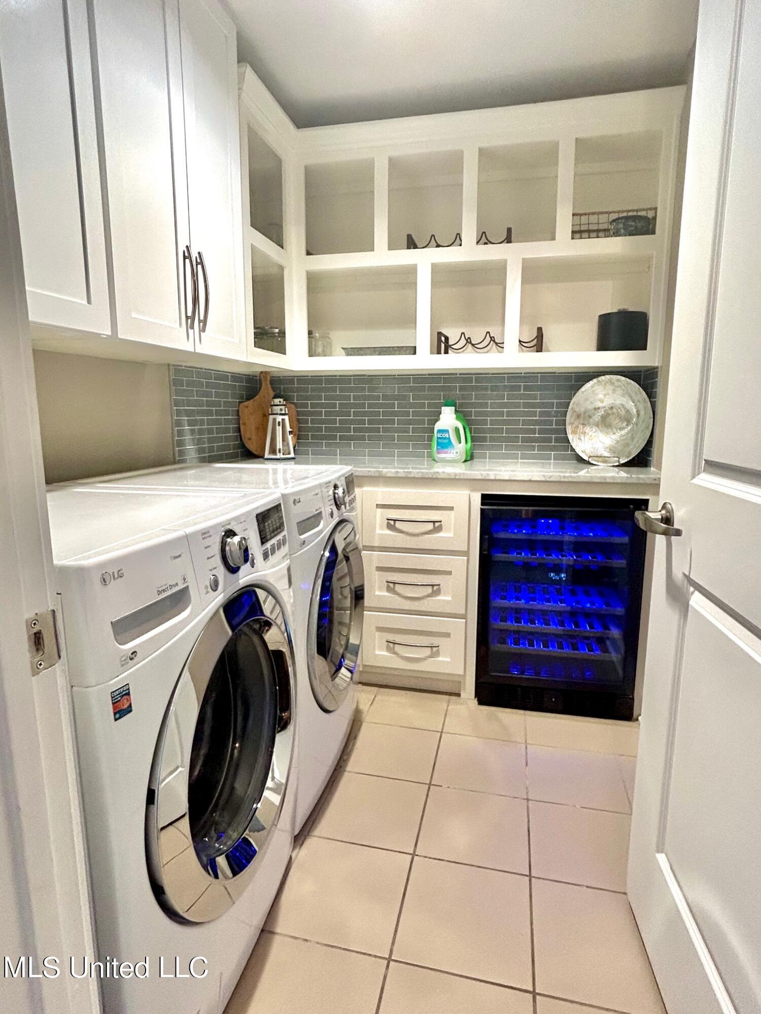 2060 Beach Boulevard Property Photo 27