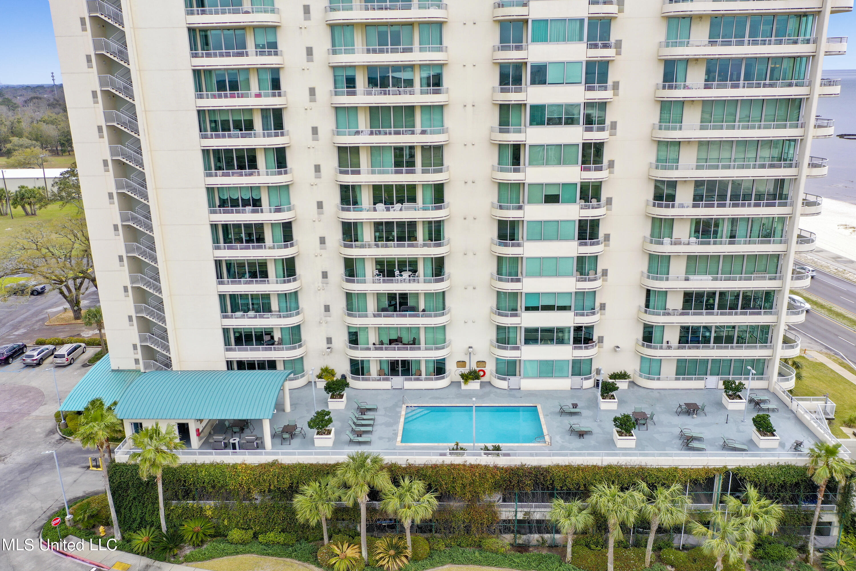 2060 Beach Boulevard Property Photo 28