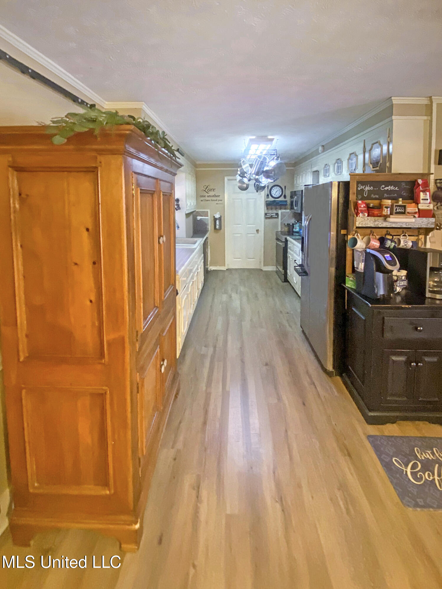 104 City Limits Road Property Photo 2