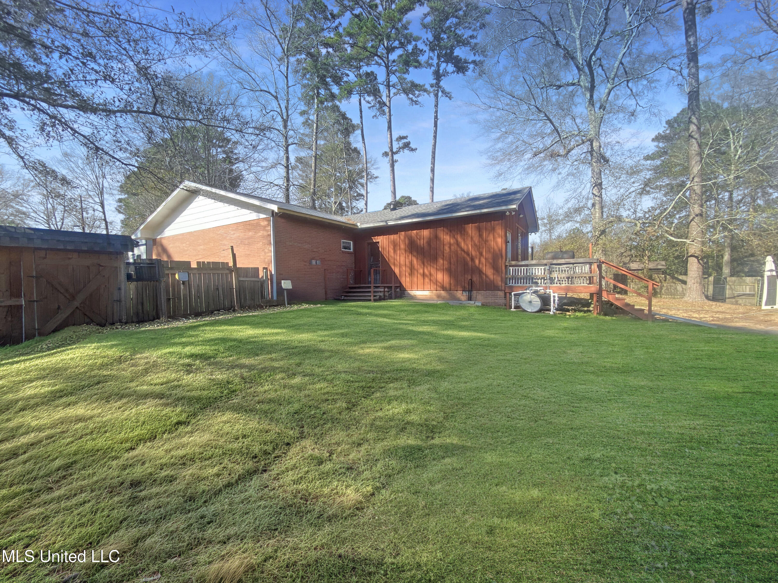 104 City Limits Road Property Photo 21