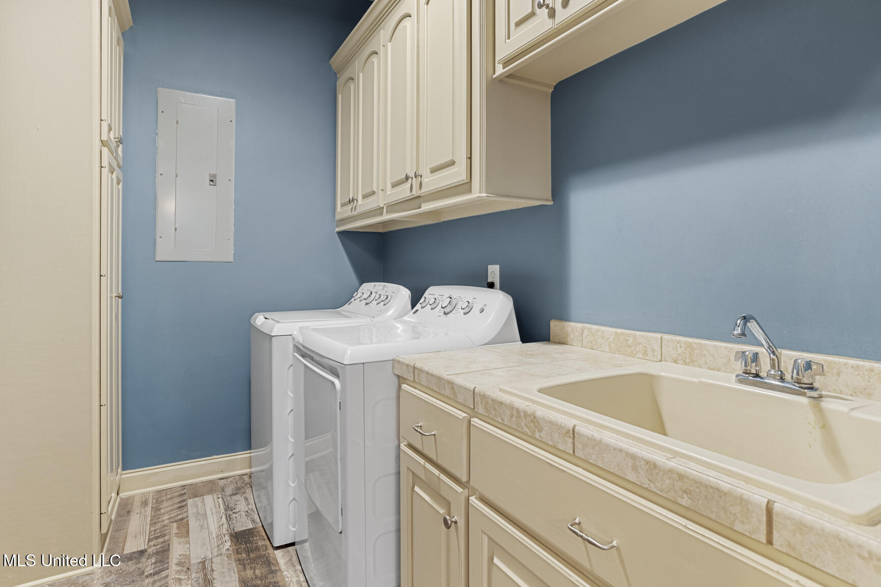 501 Asbury Lane Drive Property Photo 13
