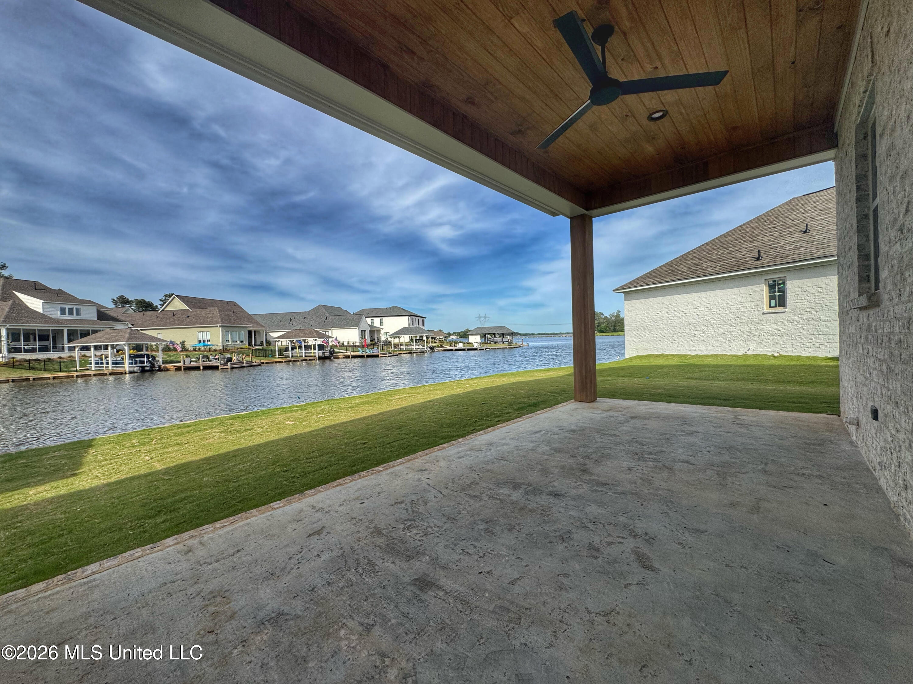 220 Herons Bay Circle Property Photo 5