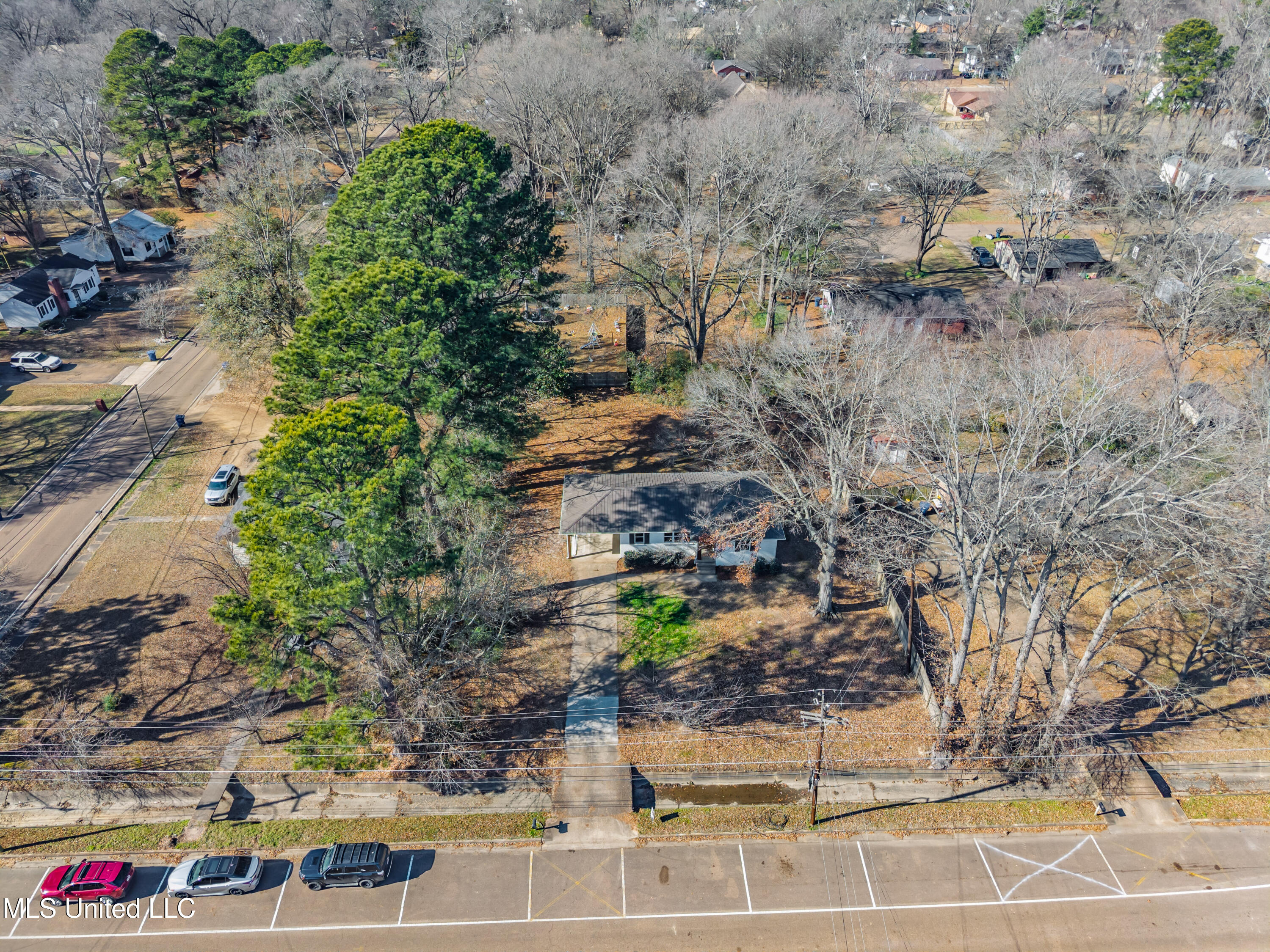 201 College Street Property Photo 2