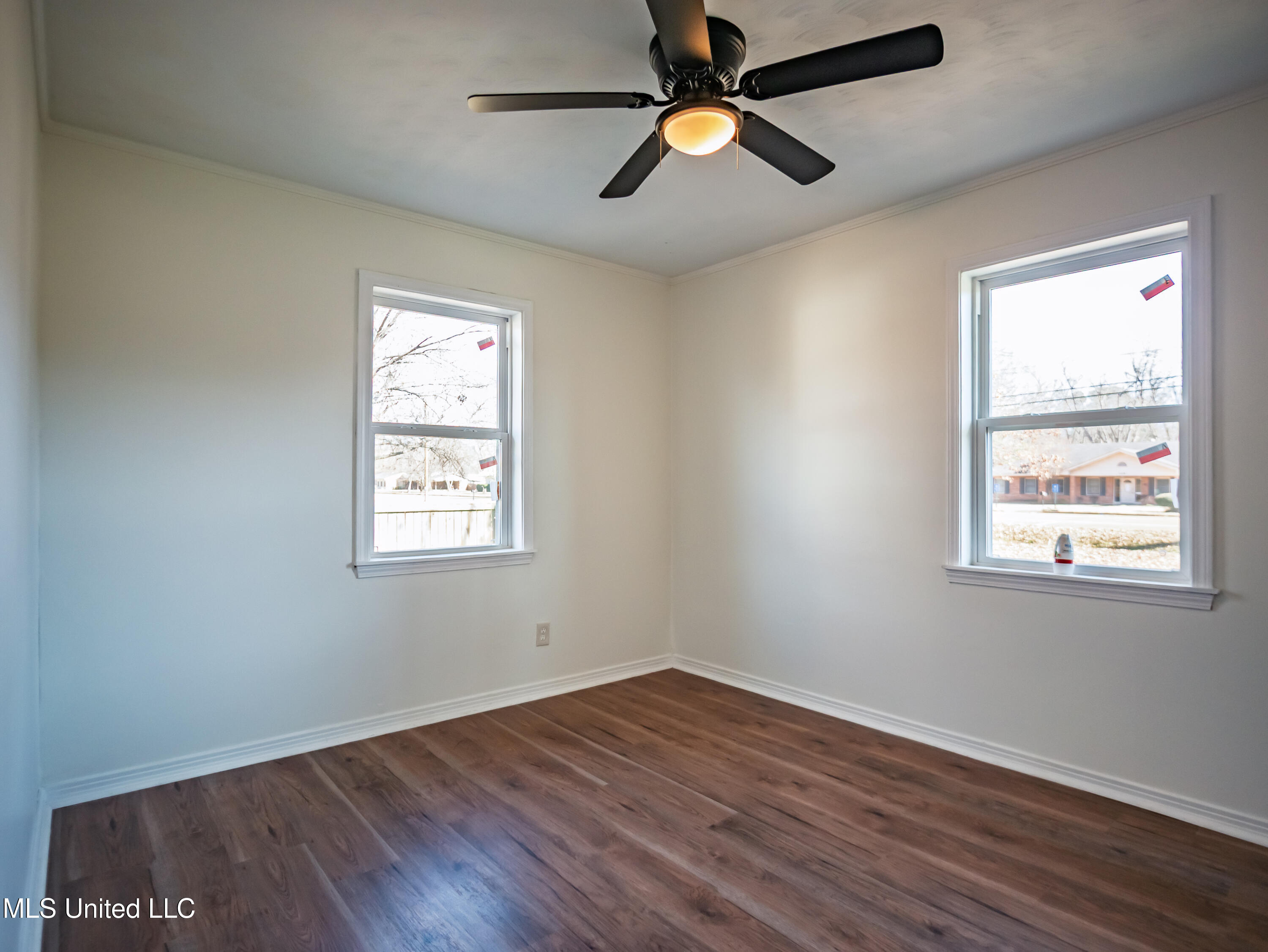 201 College Street Property Photo 28