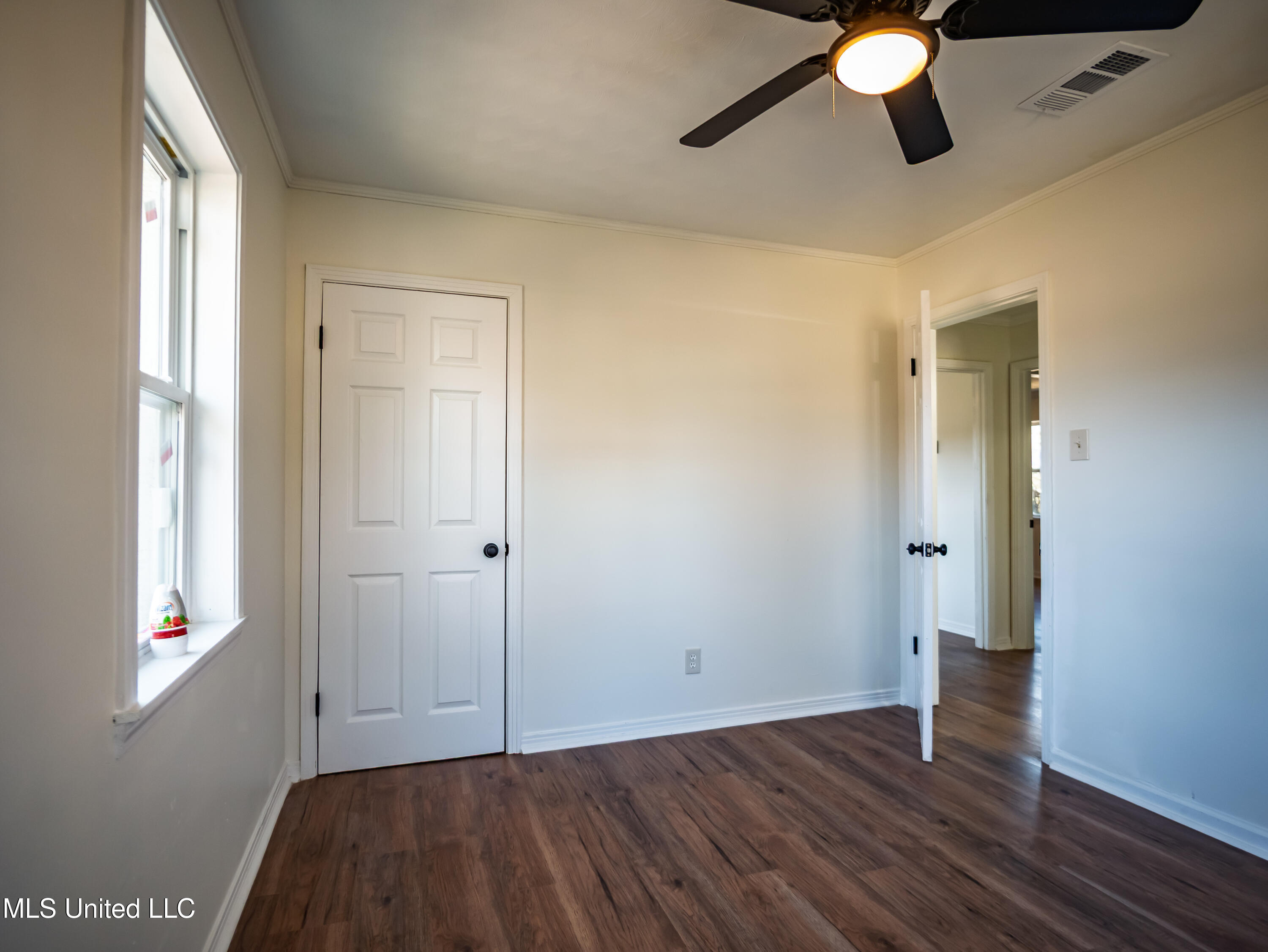 201 College Street Property Photo 29
