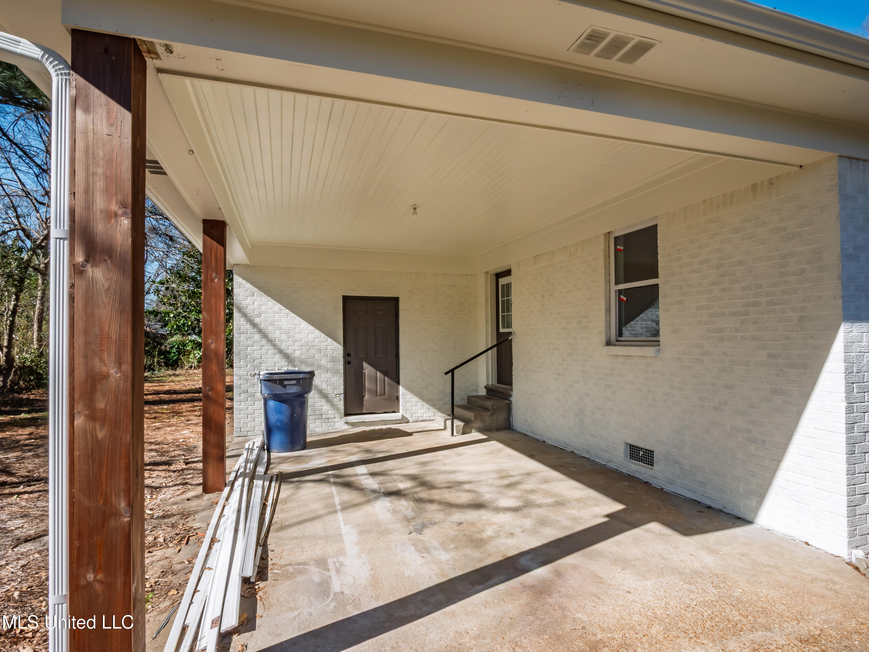 201 College Street Property Photo 30