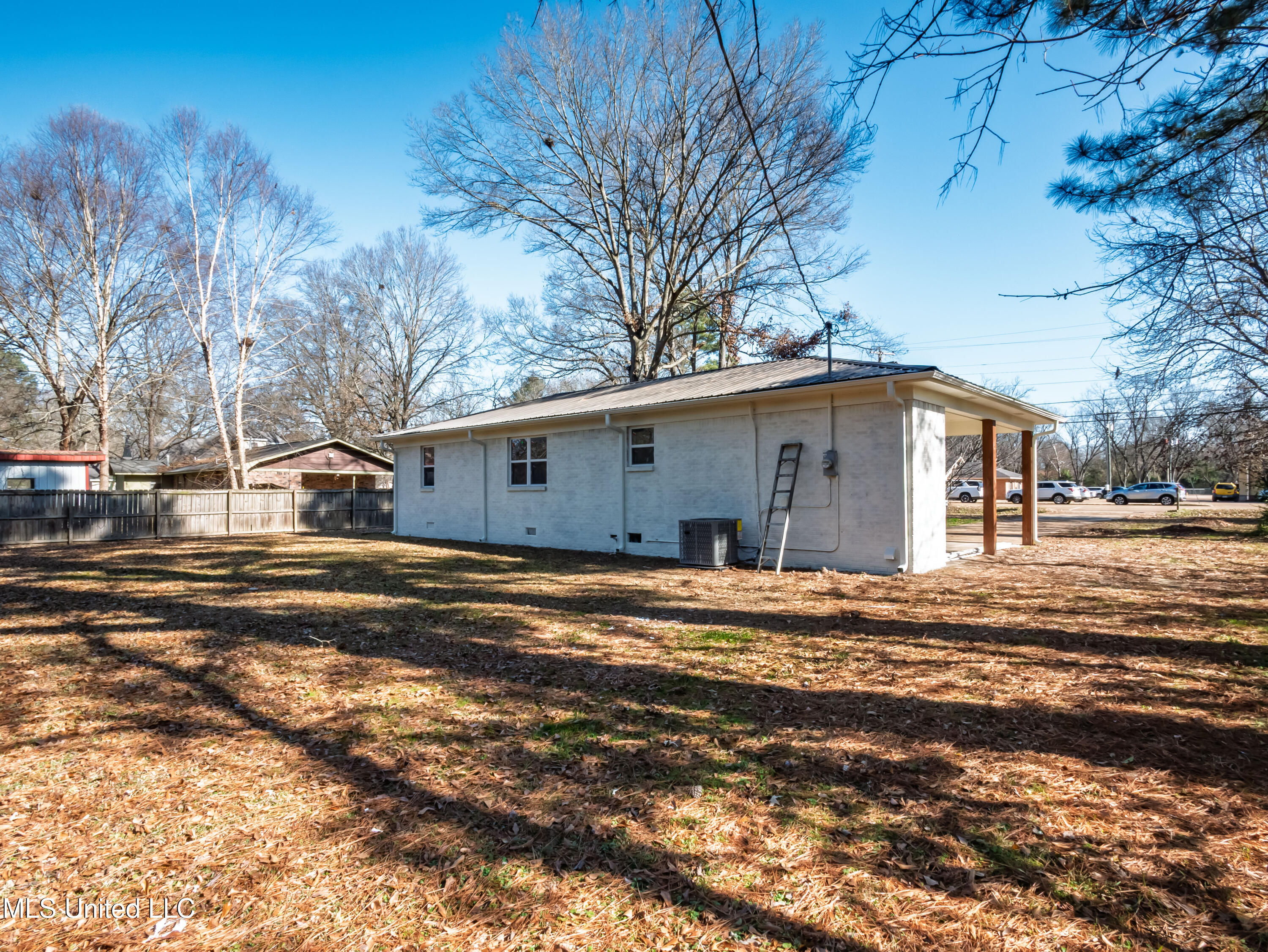 201 College Street Property Photo 36