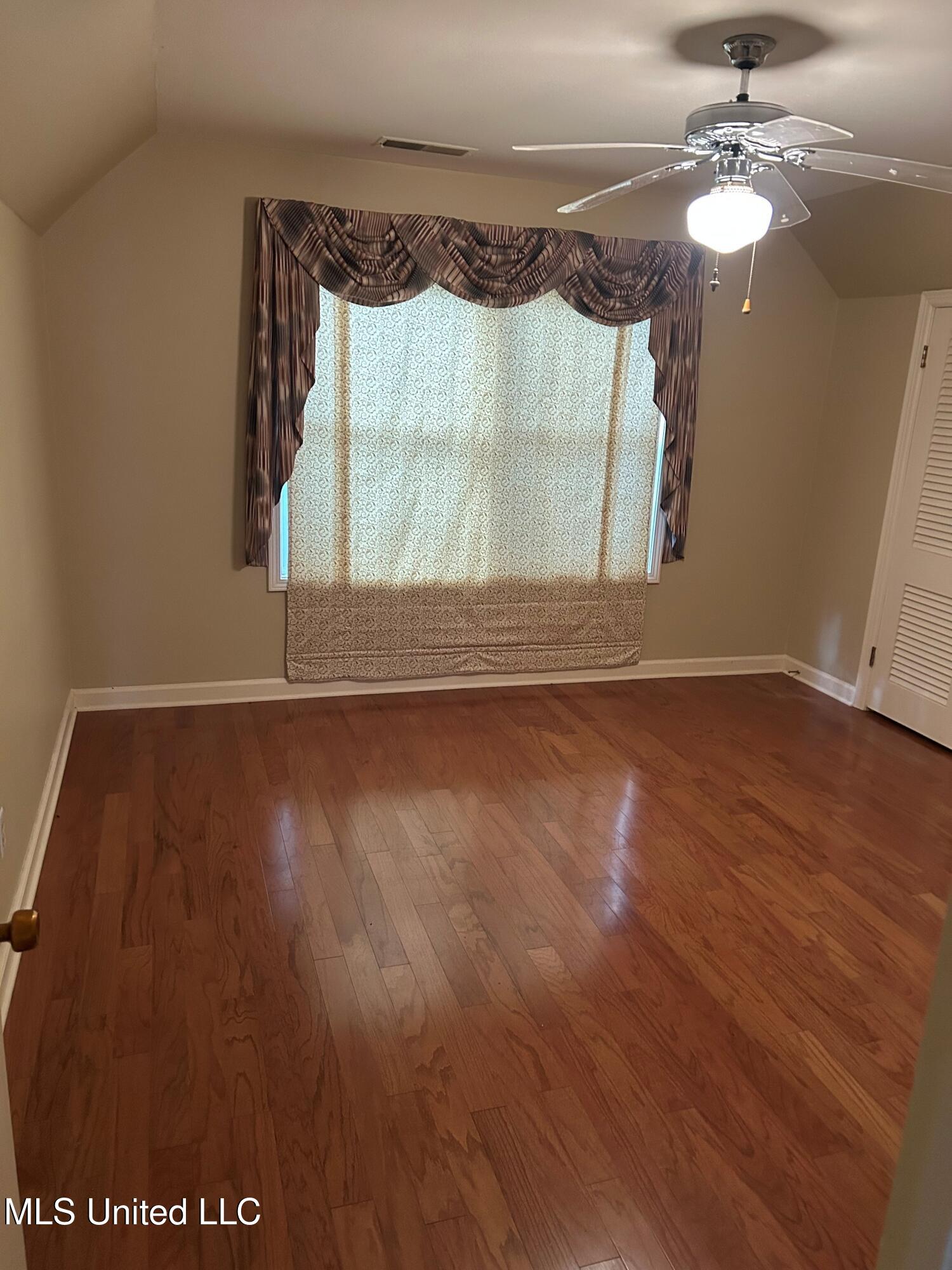 141 Mcguire Cove Property Photo 8