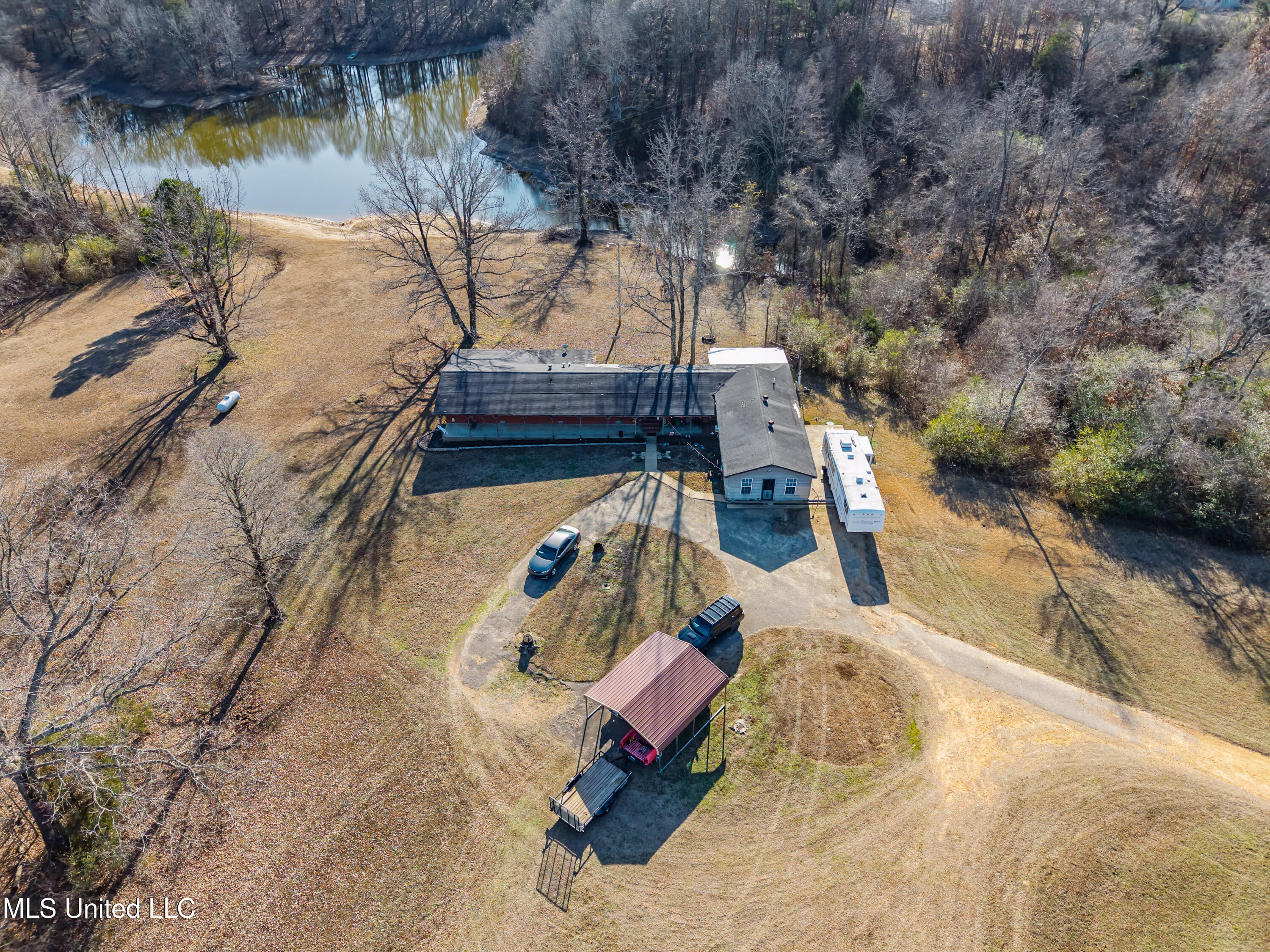 8088 Pope Crowder Road Property Photo 1