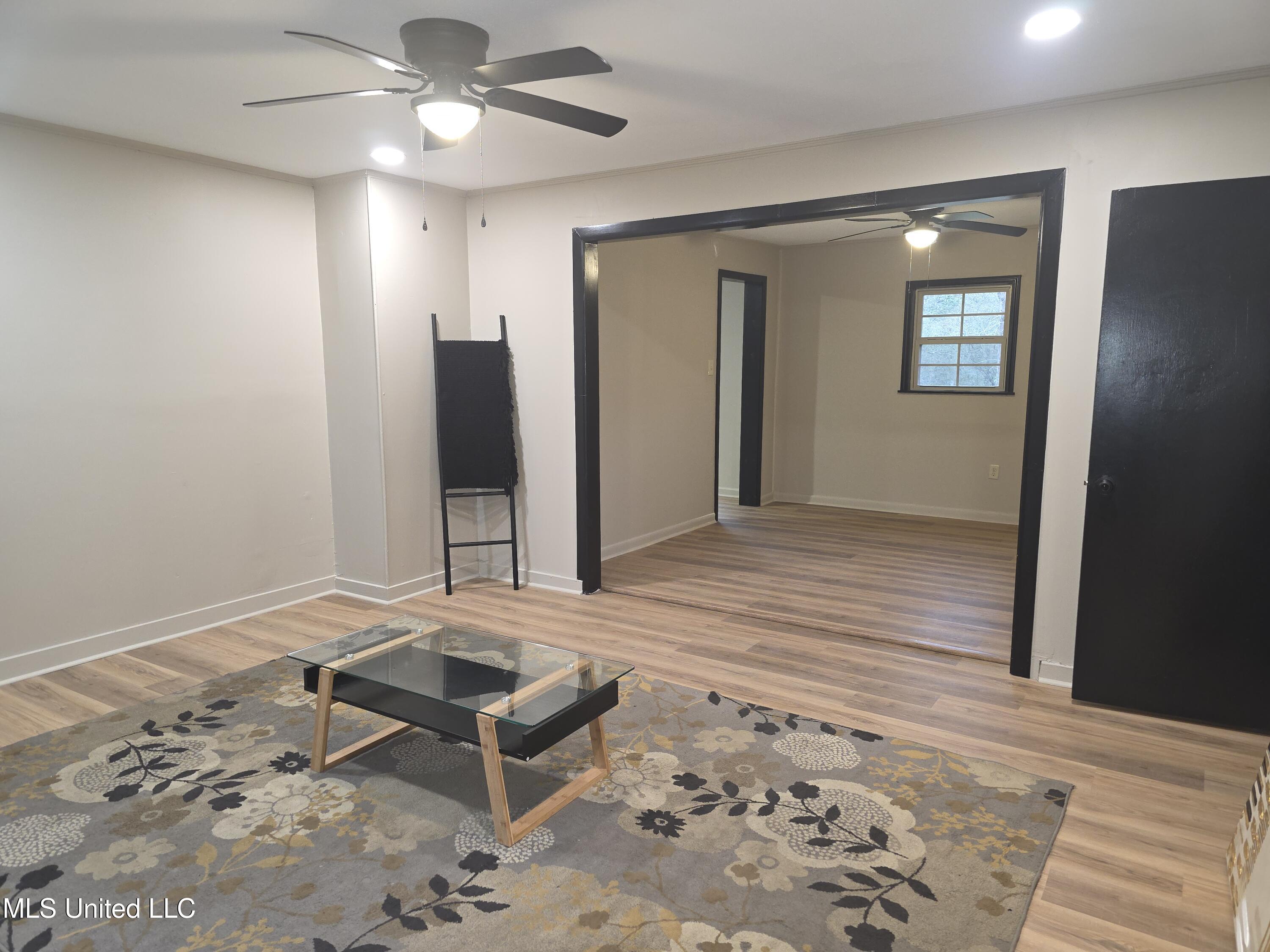 2815 Hillside Drive Property Photo 14