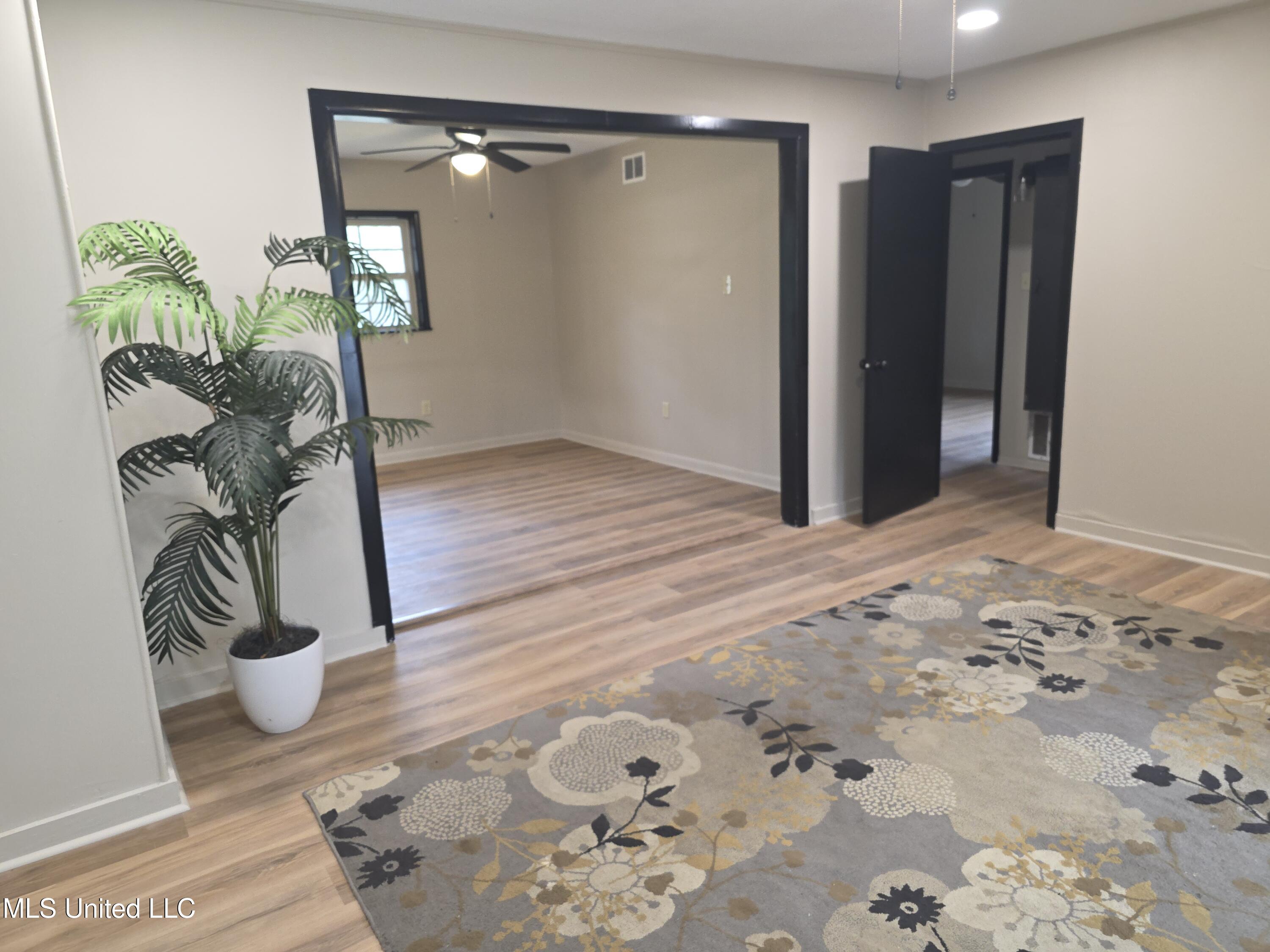 2815 Hillside Drive Property Photo 17