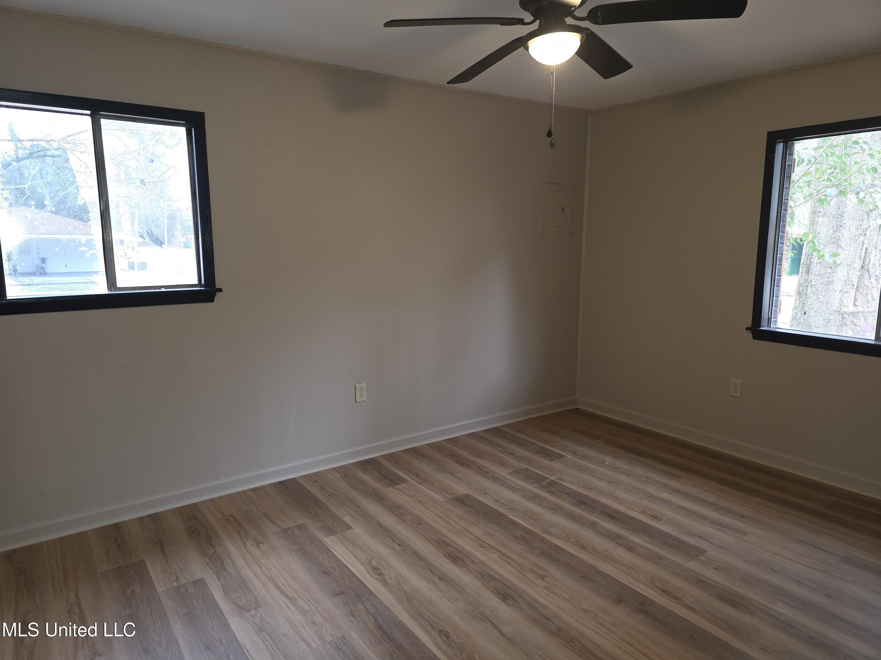 2815 Hillside Drive Property Photo 18