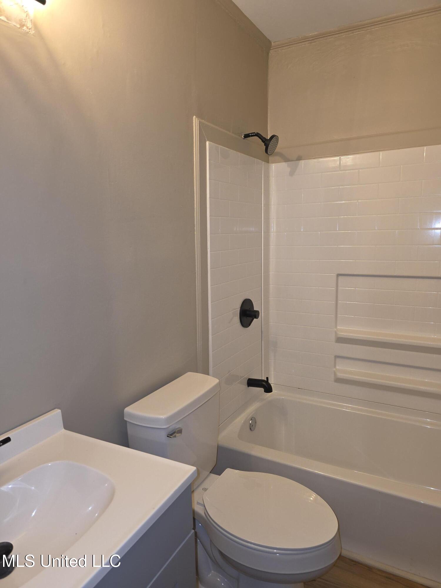 2815 Hillside Drive Property Photo 20