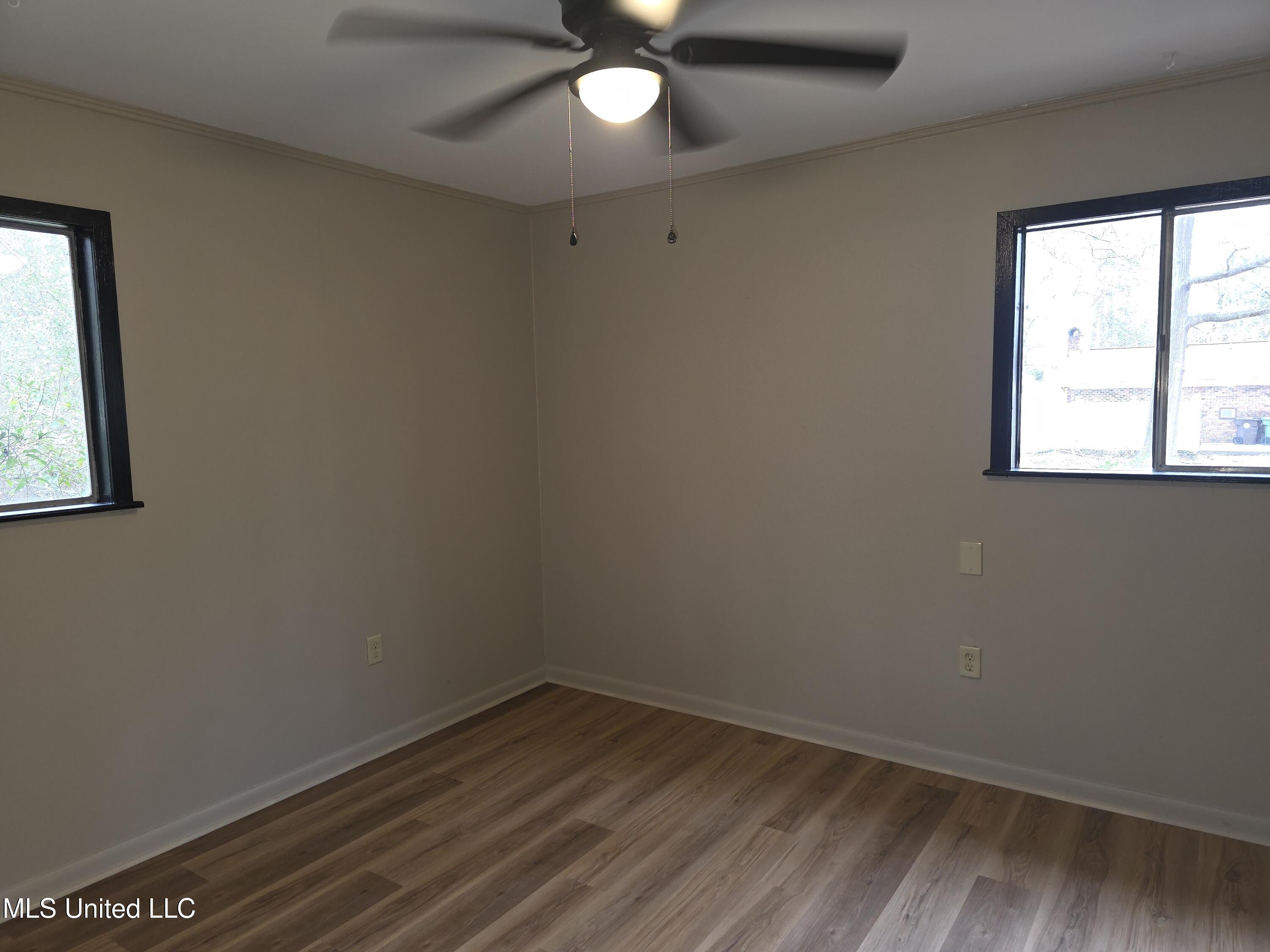 2815 Hillside Drive Property Photo 21