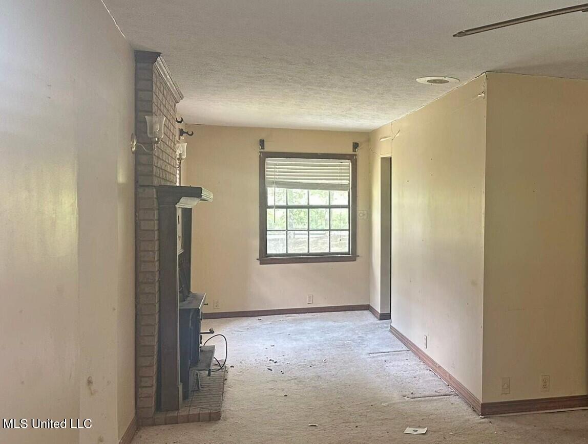 147 Twelve Oaks Trace Property Photo 5