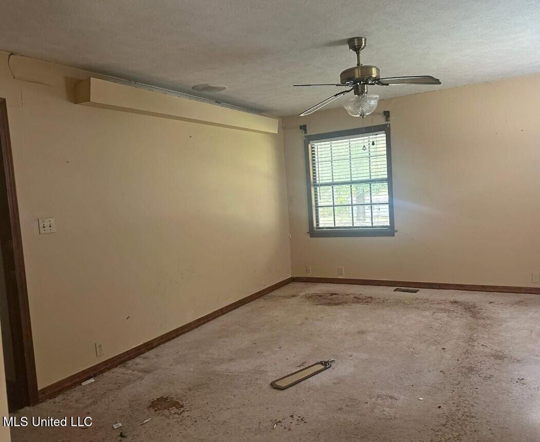 147 Twelve Oaks Trace Property Photo 6