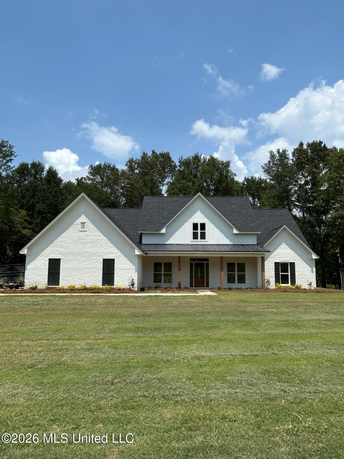 112 Crosswind Drive Property Photo 1
