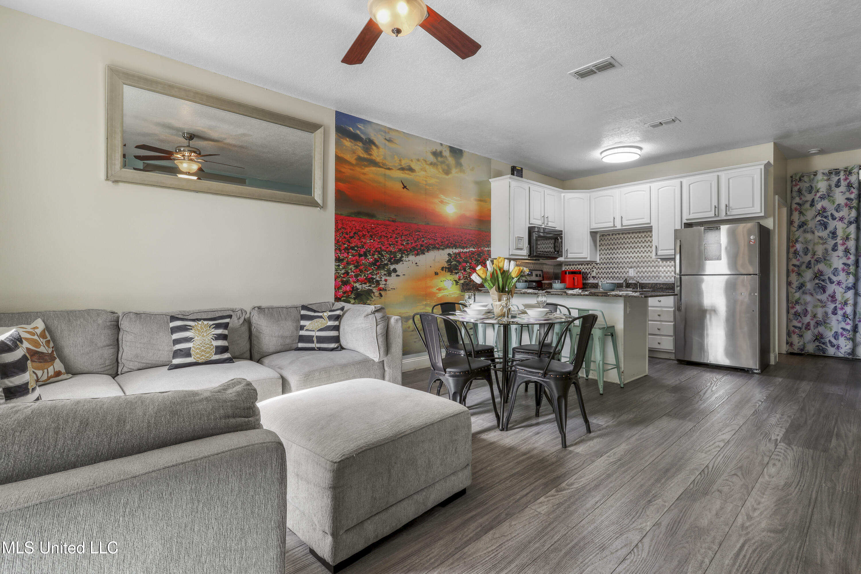 1229 Century Oaks Drive Property Photo 6