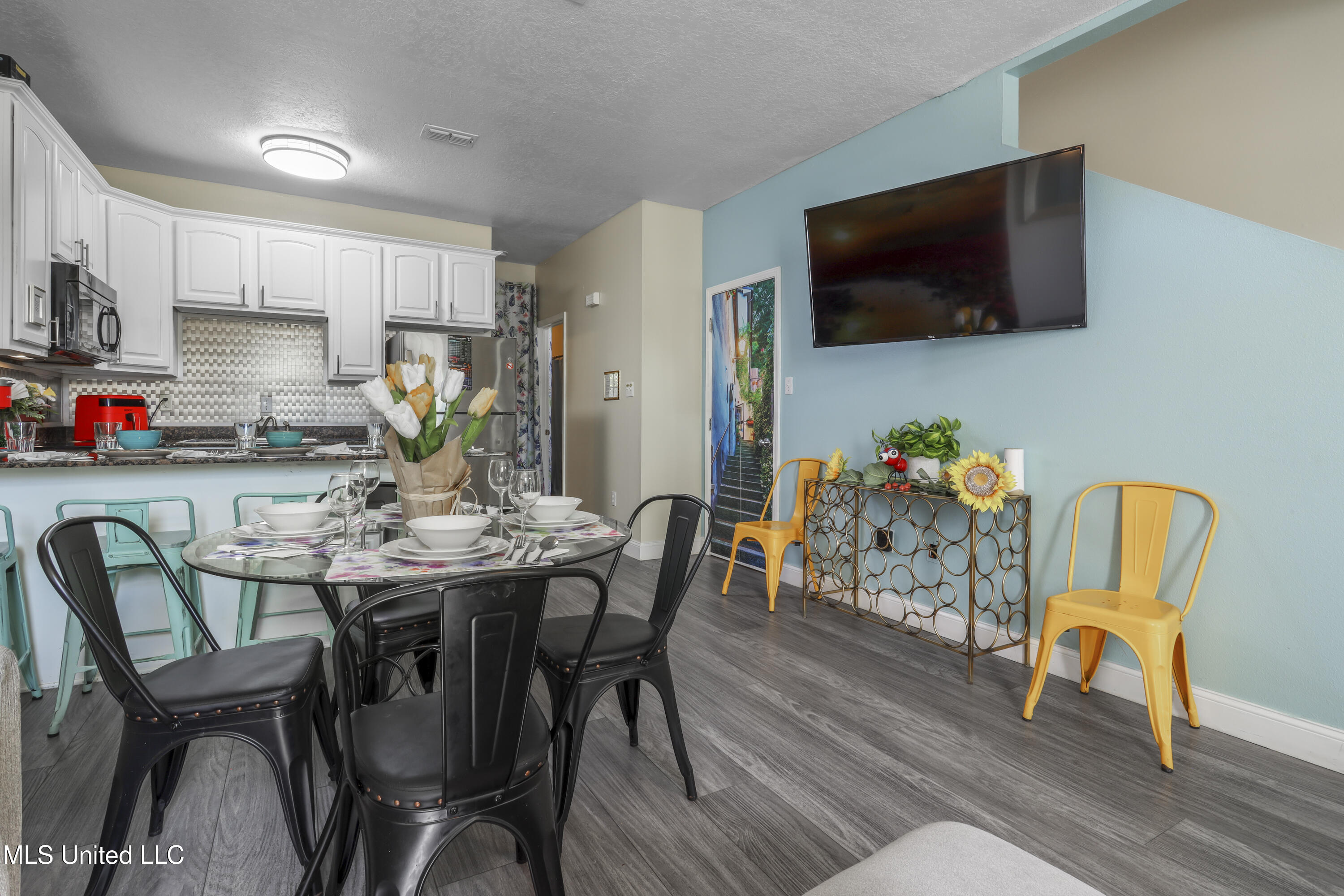 1229 Century Oaks Drive Property Photo 7