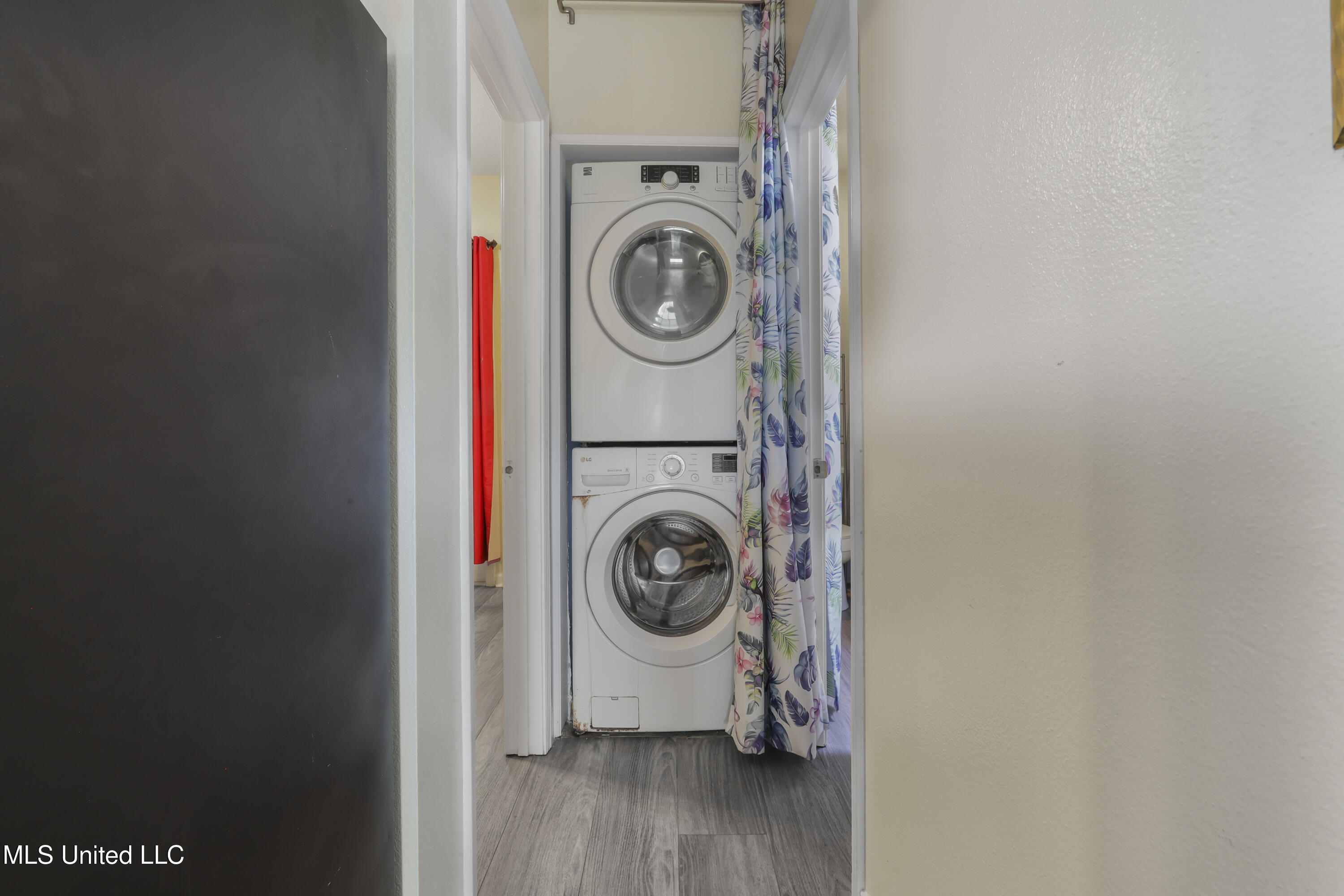 1229 Century Oaks Drive Property Photo 23