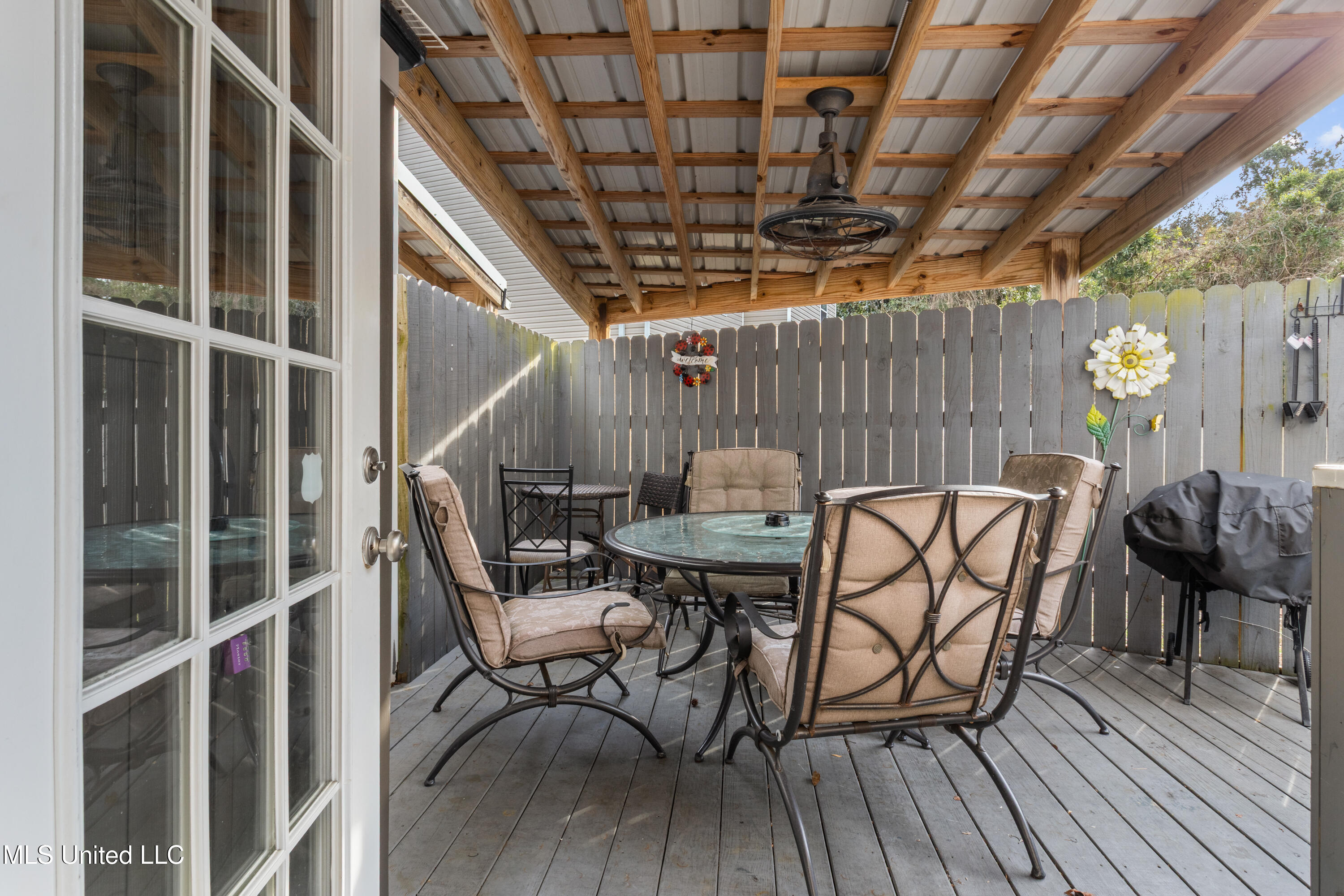 1170 Century Oaks Drive Property Photo 33