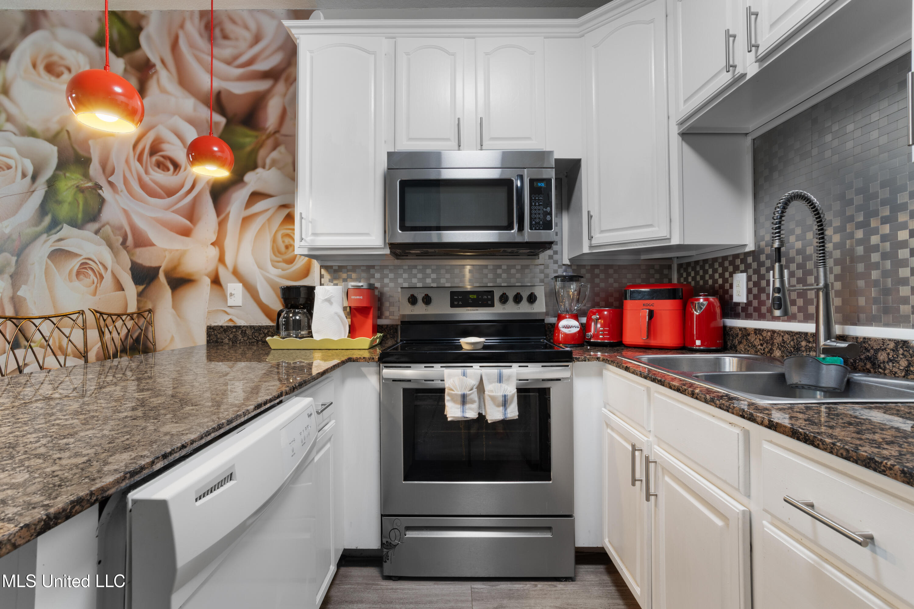 1180 Century Oaks Drive Property Photo 10