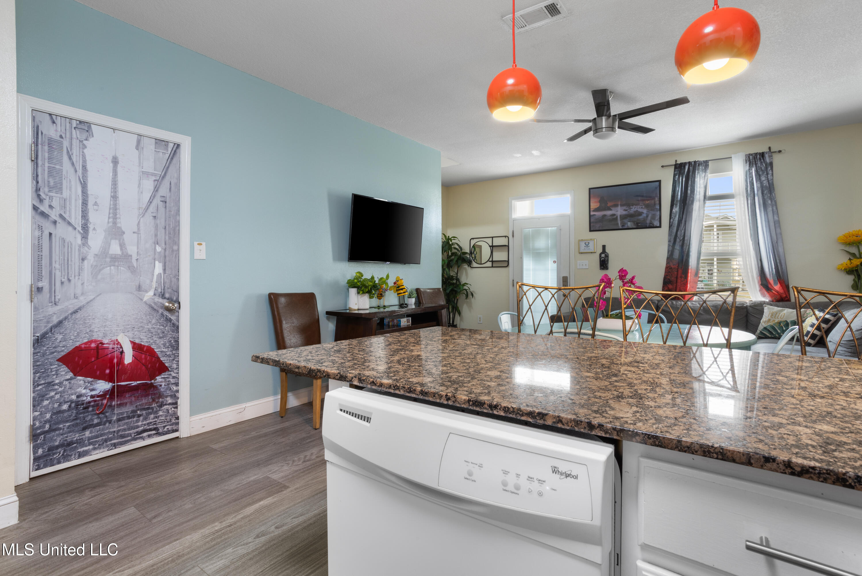 1180 Century Oaks Drive Property Photo 12