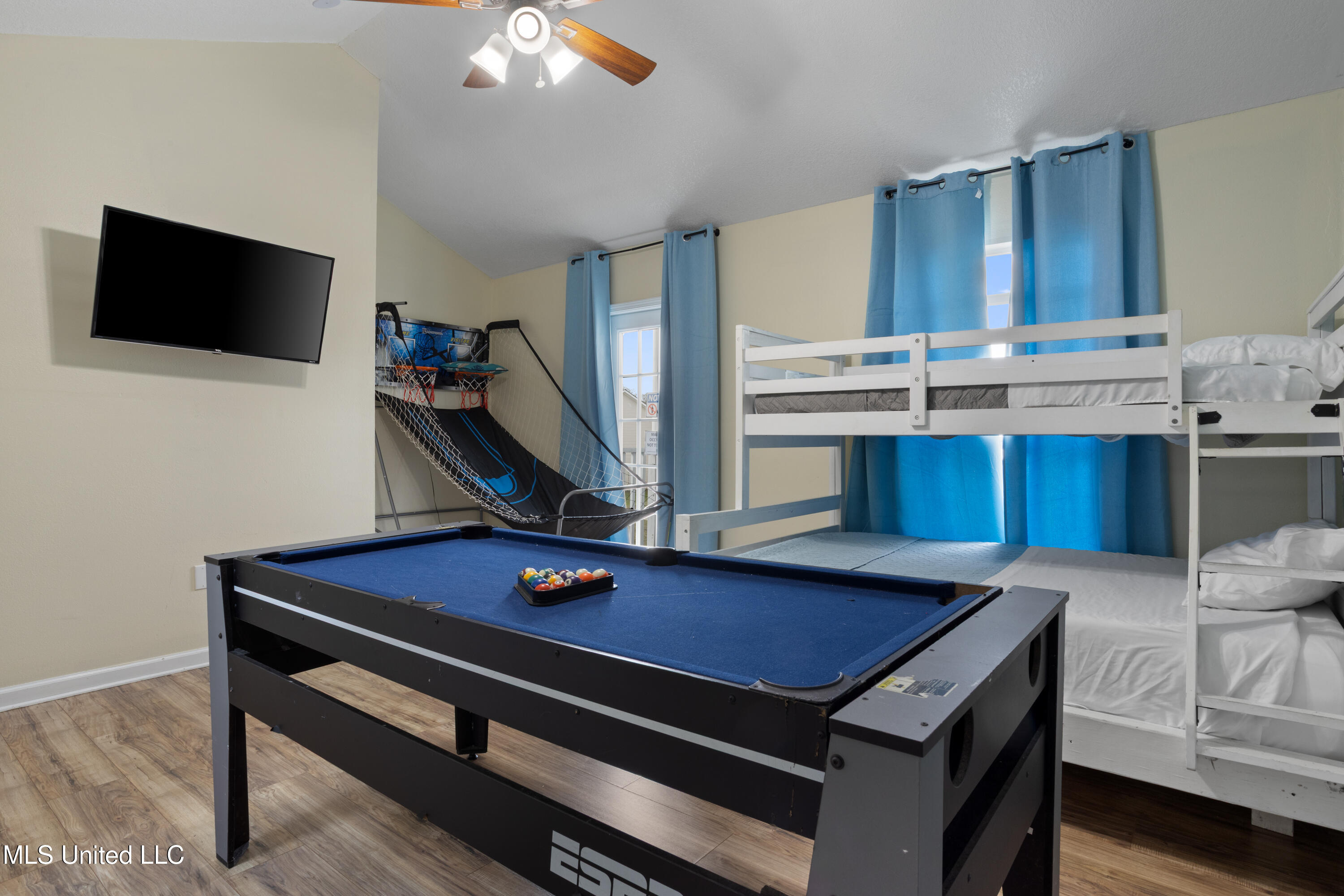 1180 Century Oaks Drive Property Photo 19
