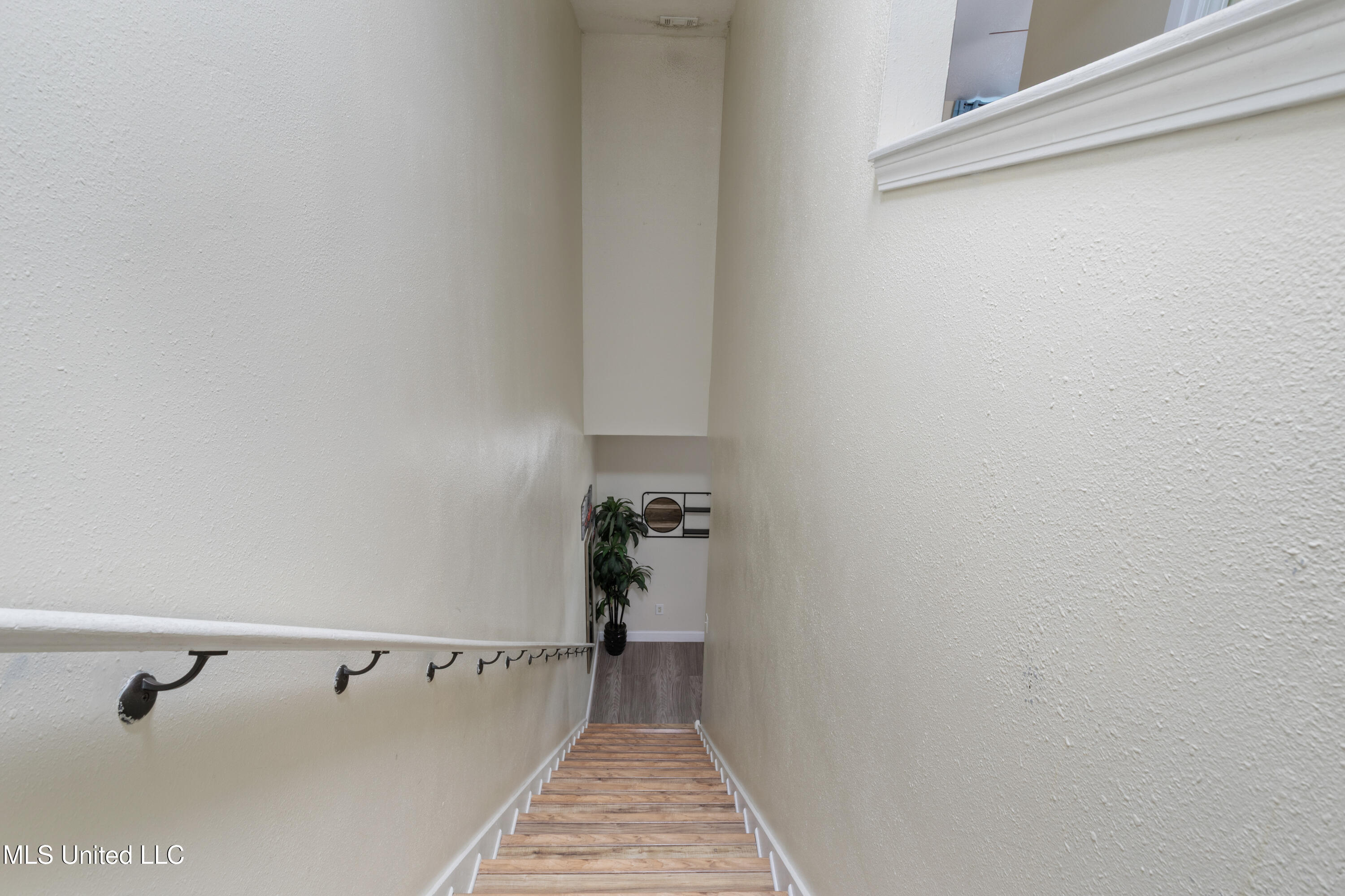 1180 Century Oaks Drive Property Photo 28