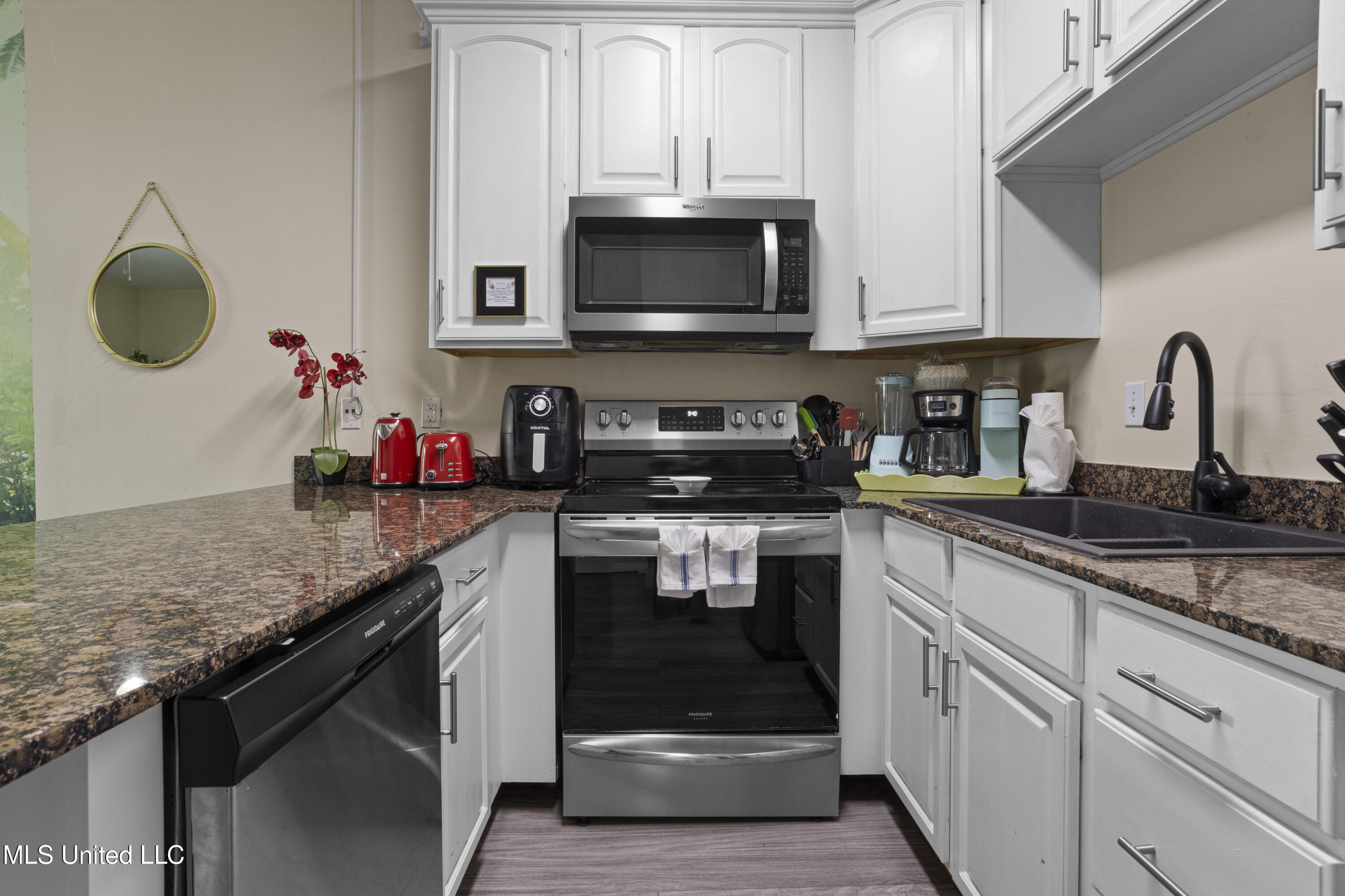 1181 Century Oaks Drive Property Photo 12