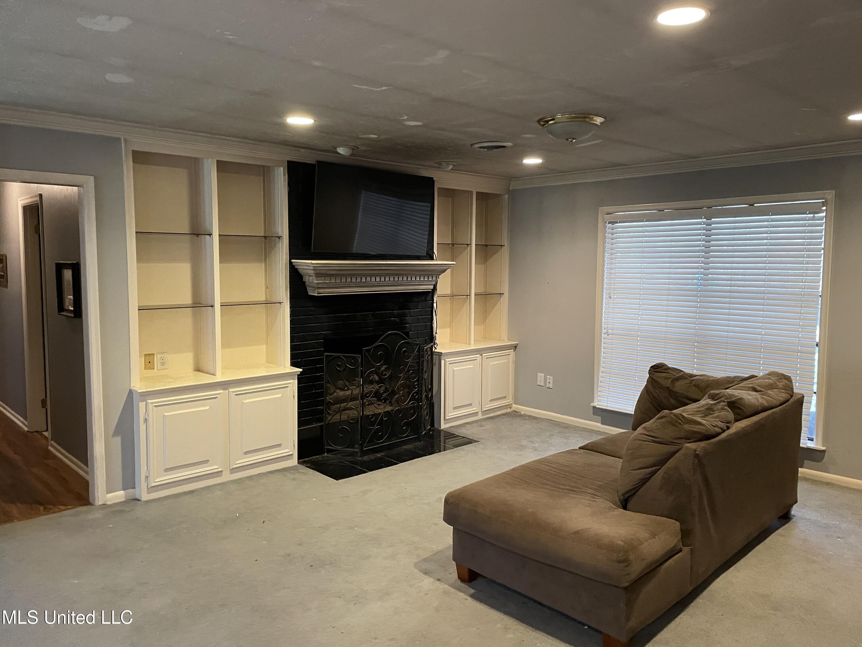 522 Kennedy Drive Property Photo 5