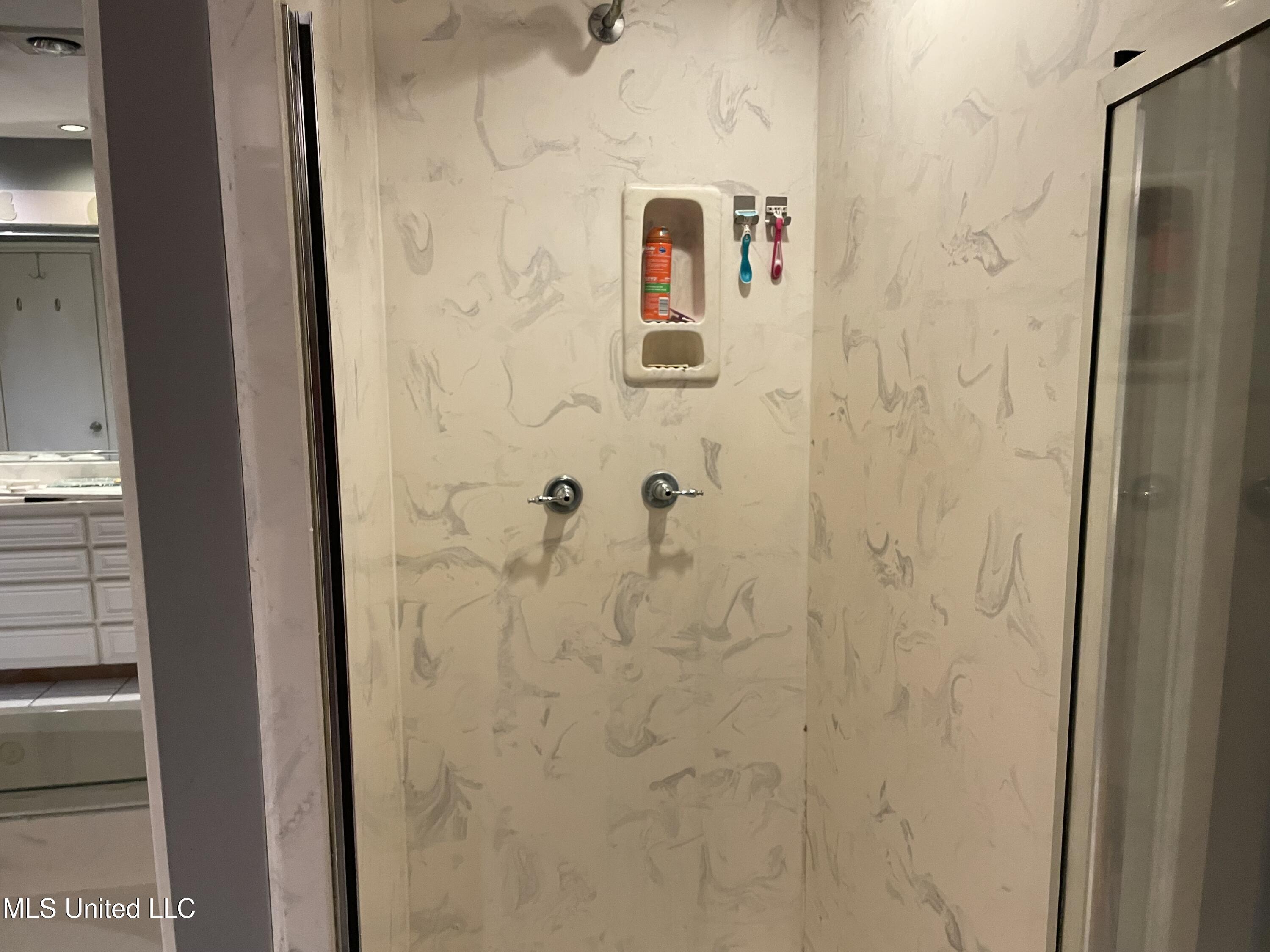 522 Kennedy Drive Property Photo 12