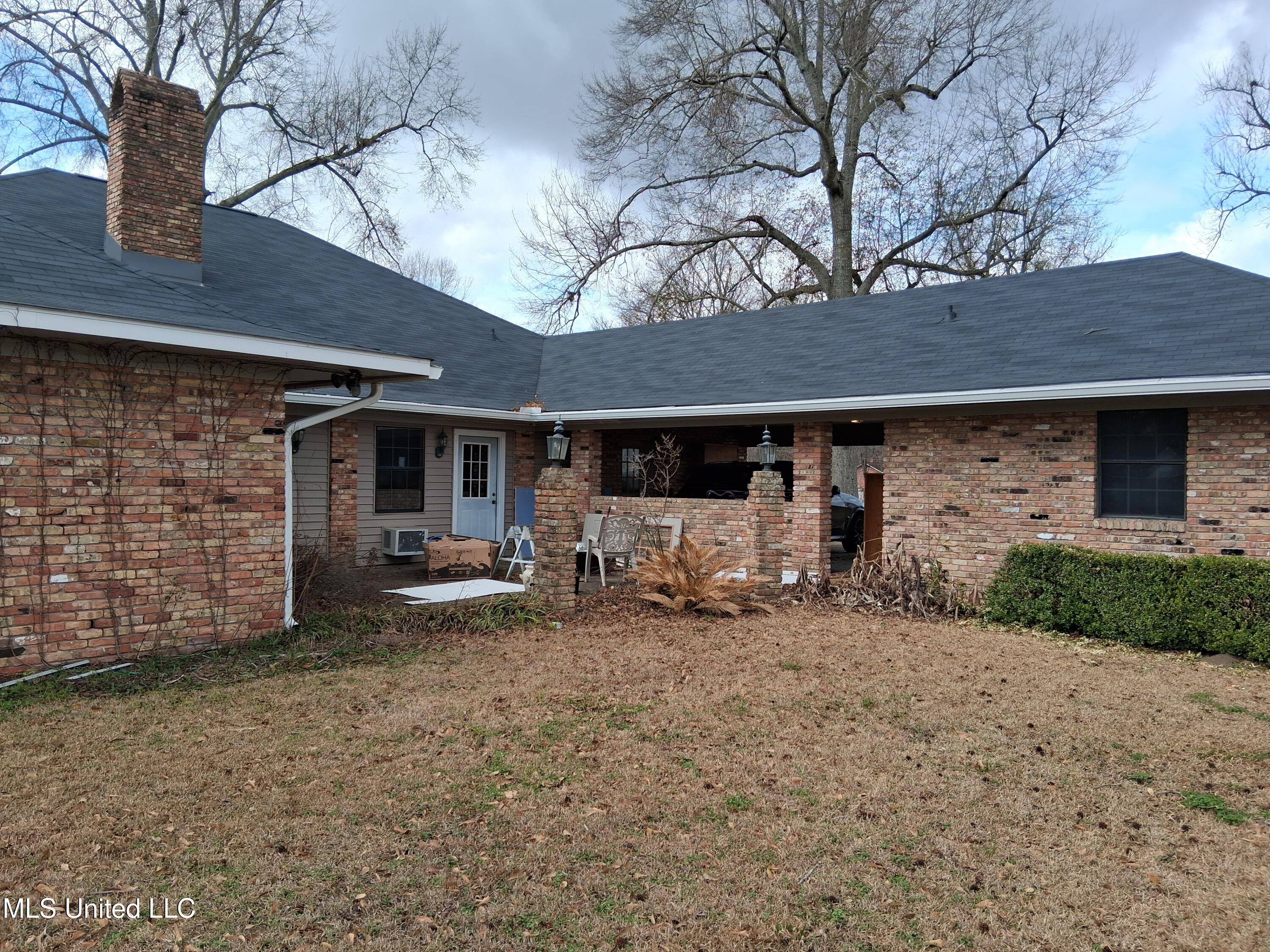113 Pecania Drive Property Photo 3