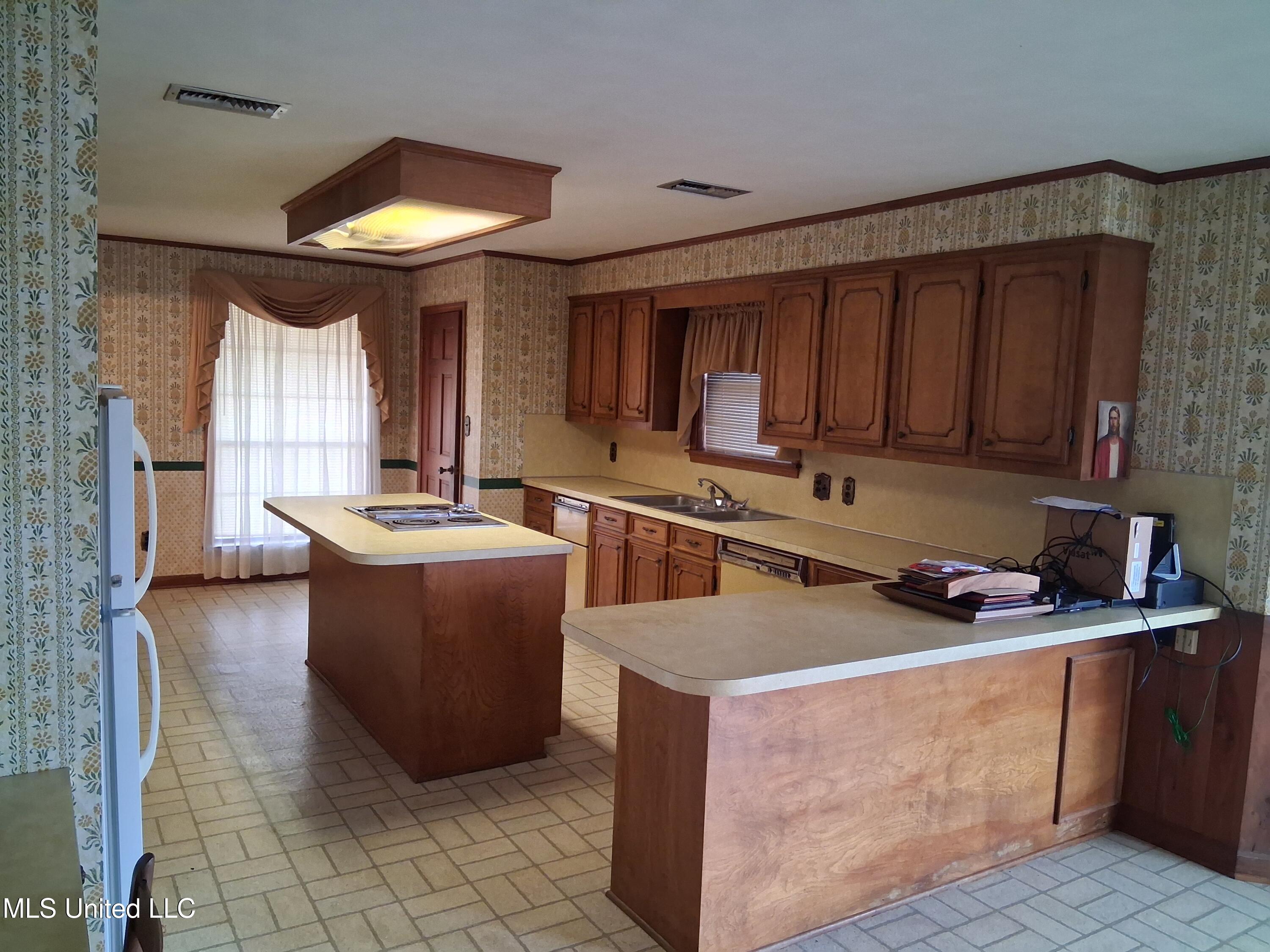 113 Pecania Drive Property Photo 7