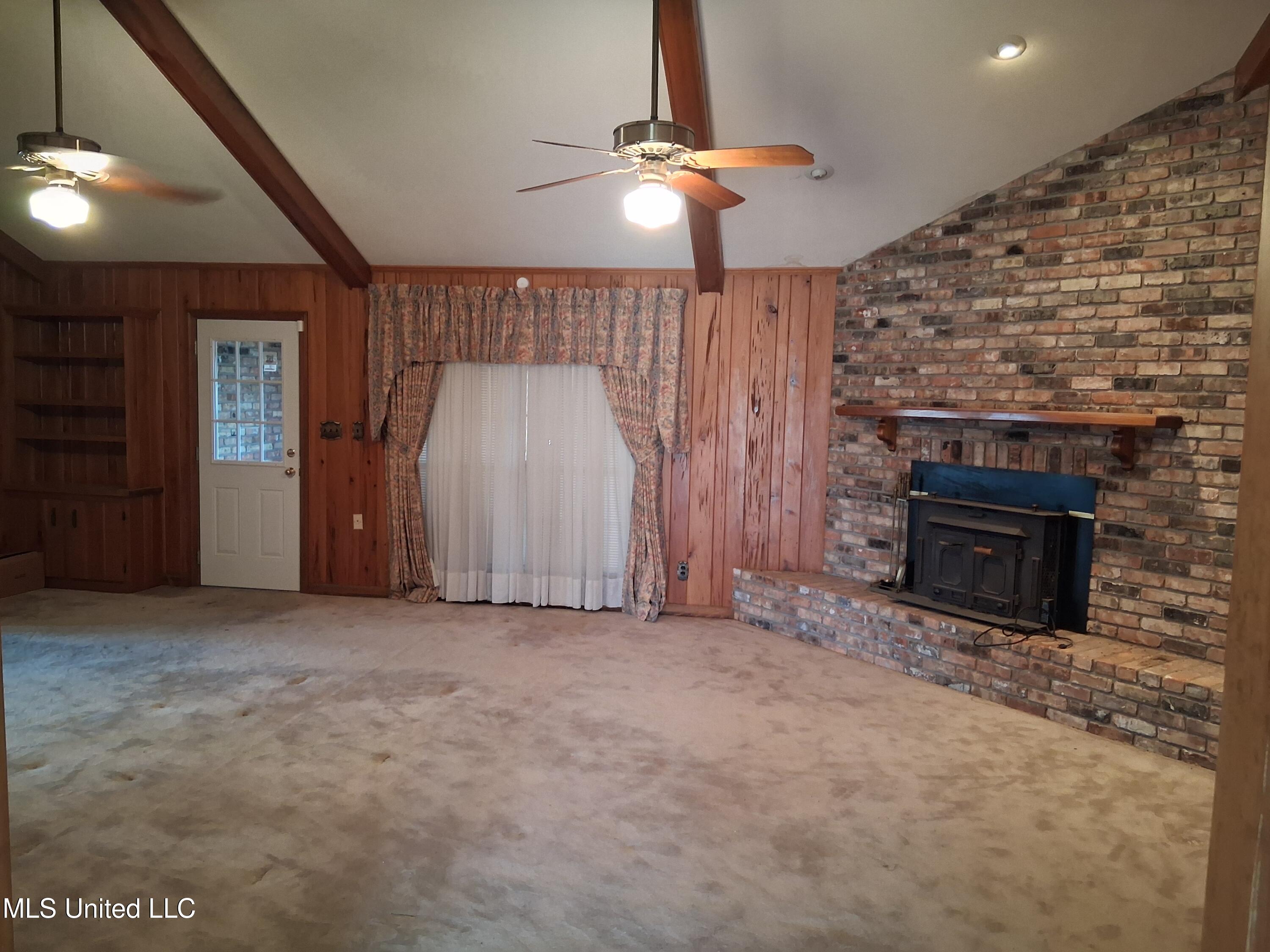 113 Pecania Drive Property Photo 9