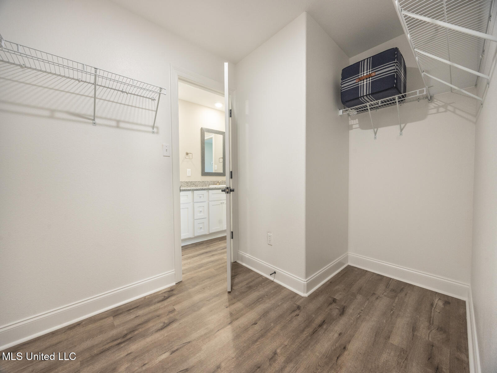 7989 Buttonbush Road Property Photo 13