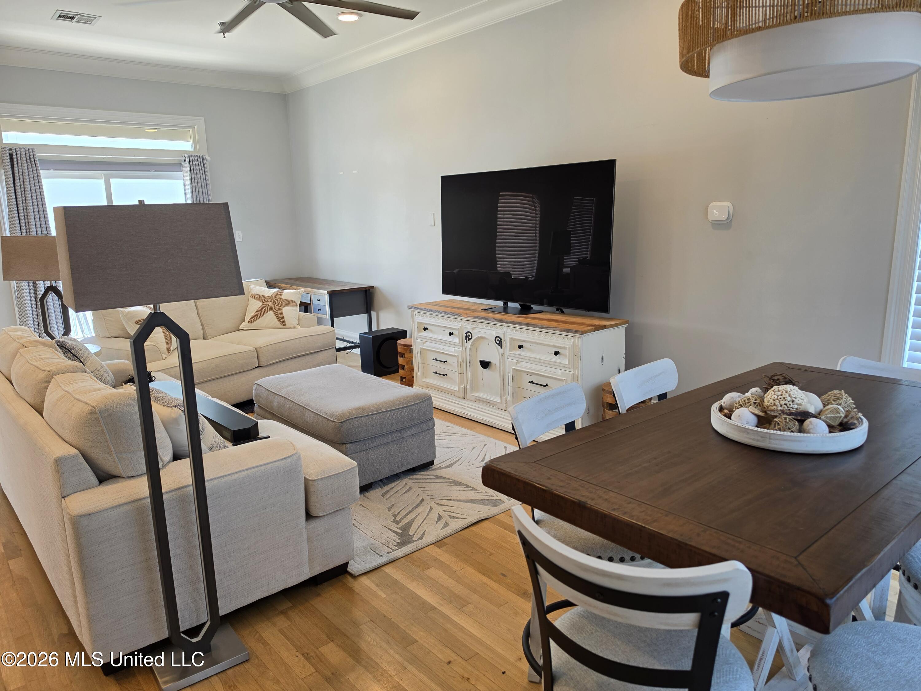 734 W Beach Boulevard Property Photo 5
