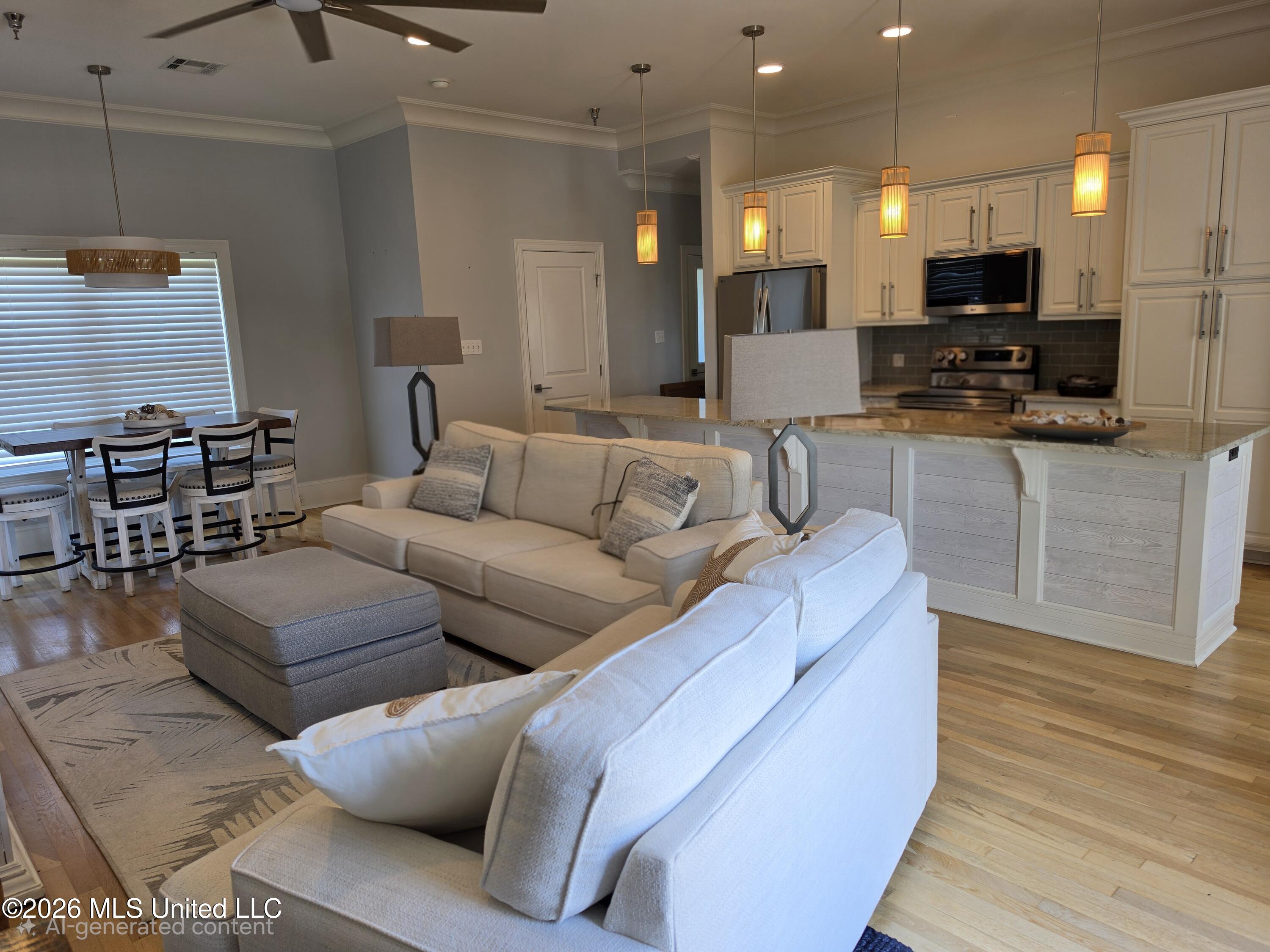 734 W Beach Boulevard Property Photo 9