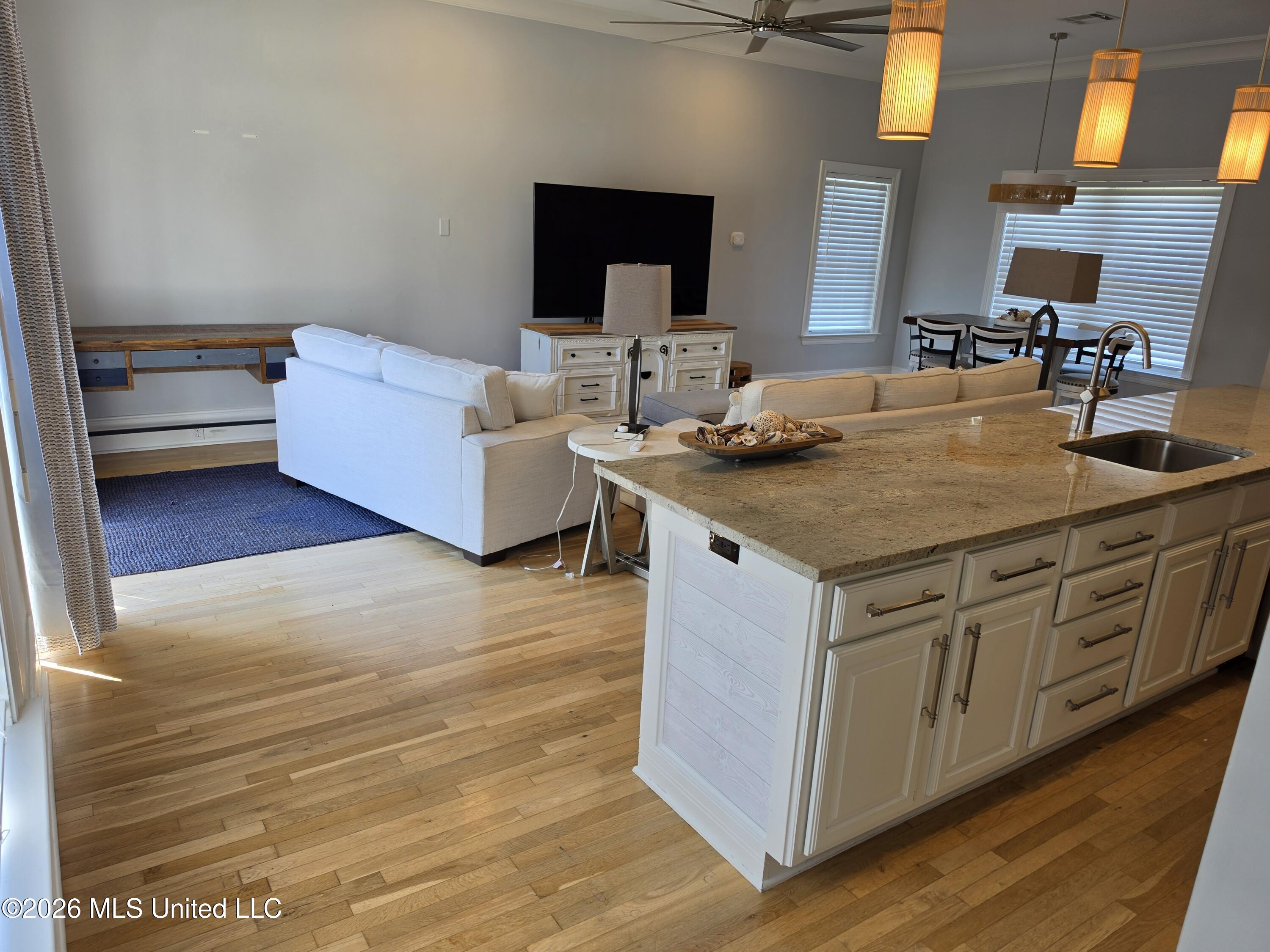 734 W Beach Boulevard Property Photo 12