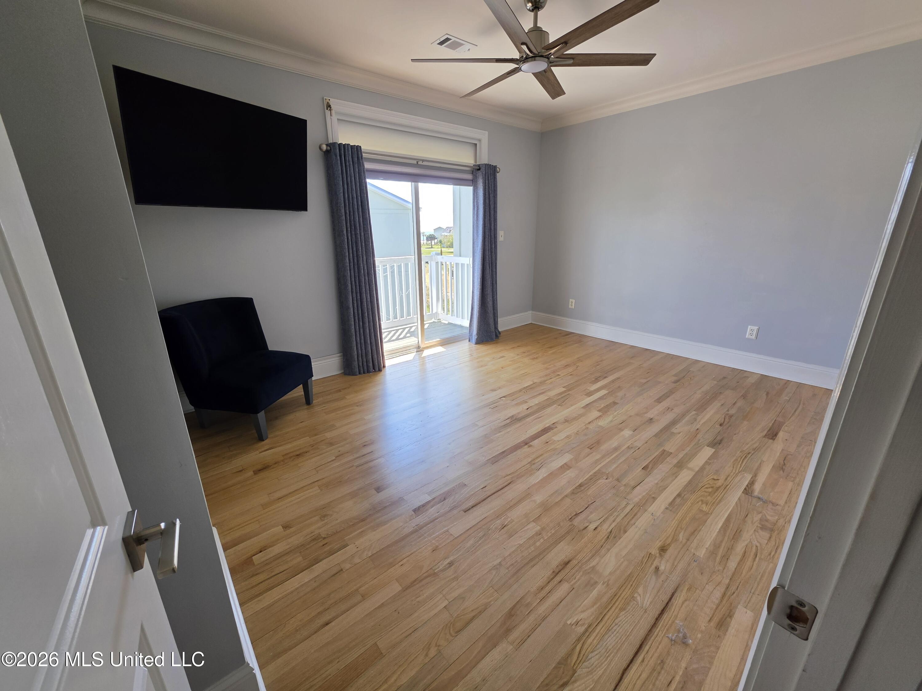 734 W Beach Boulevard Property Photo 16